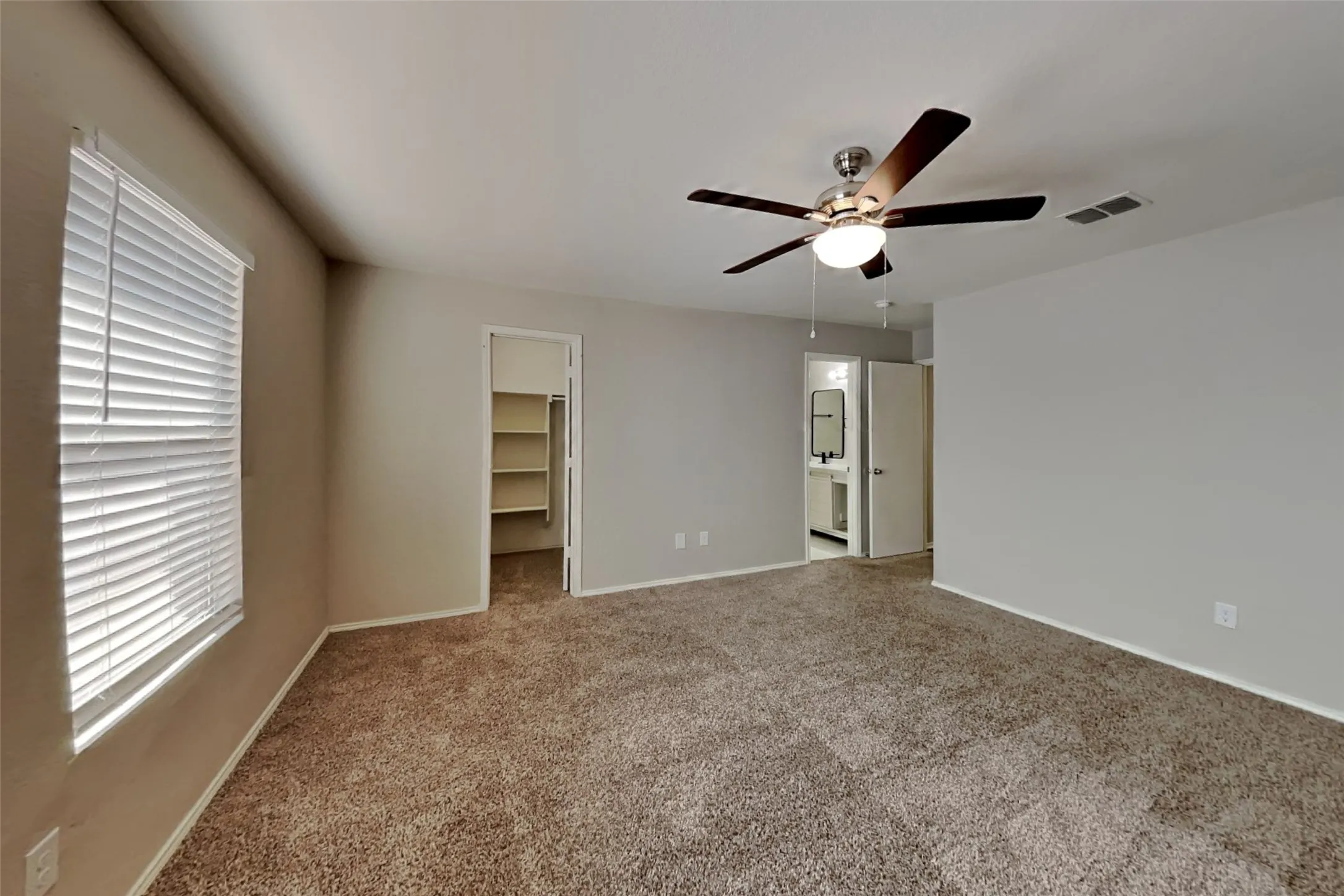 Single Family Residence For Rent in Tarrant County , 4941 Water Ridge Lane, Fort Worth, Texas 76179, 4 Bedroom, 2 Bathroom, 2 Garage spaces, 1,724 Sqft, built in 2006, mls#21367180, Real Estate Agent in Fort Worth, Homes For Rent in Tarrant county, Homes For Rent in Fort Worth, Realtor in Fort Worth Texas, Real Estate Brokerage Independent Realty Texas, Luminita Cordes Realtor