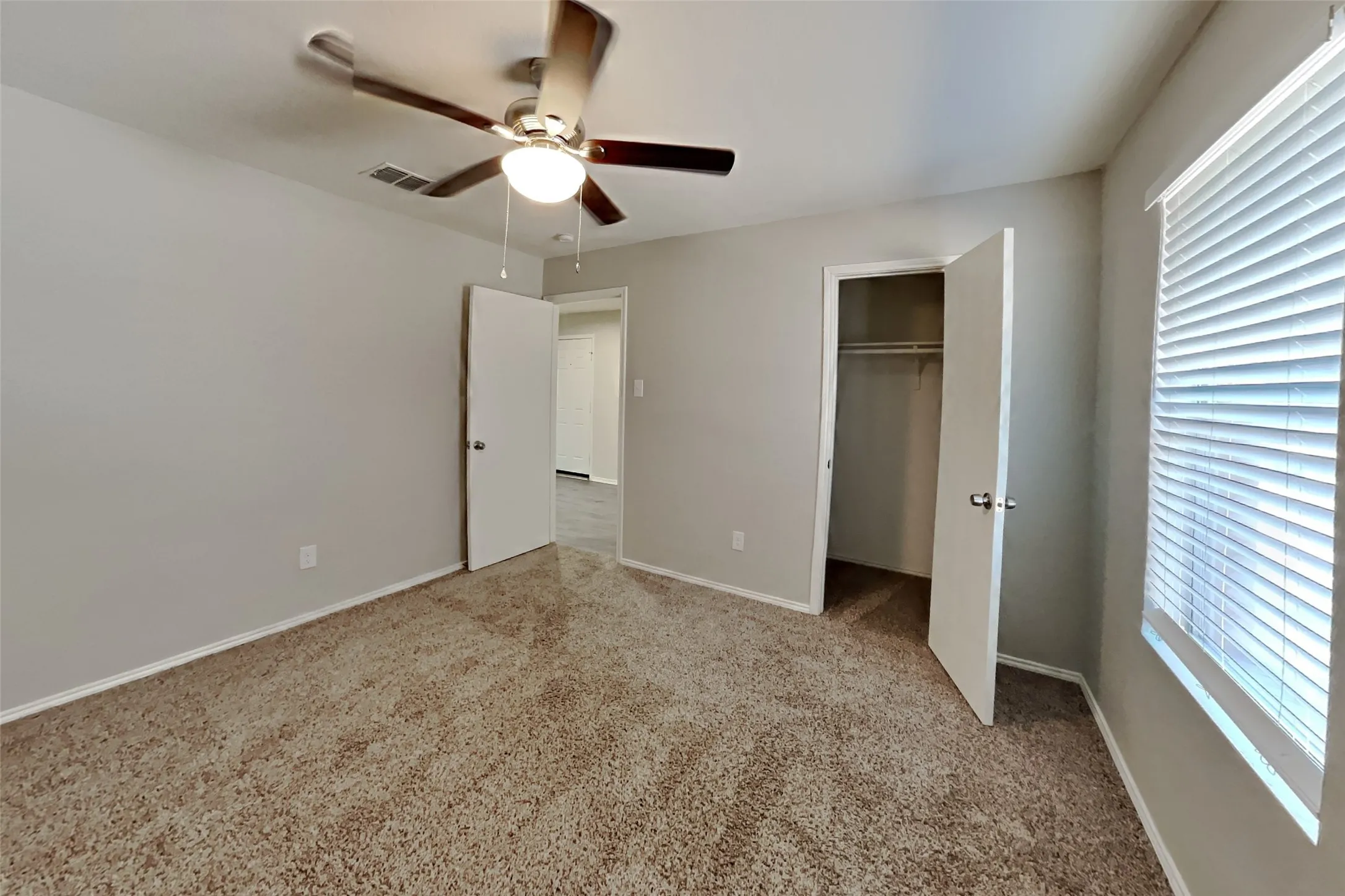 Single Family Residence For Rent in Tarrant County , 4941 Water Ridge Lane, Fort Worth, Texas 76179, 4 Bedroom, 2 Bathroom, 2 Garage spaces, 1,724 Sqft, built in 2006, mls#21367180, Real Estate Agent in Fort Worth, Homes For Rent in Tarrant county, Homes For Rent in Fort Worth, Realtor in Fort Worth Texas, Real Estate Brokerage Independent Realty Texas, Luminita Cordes Realtor