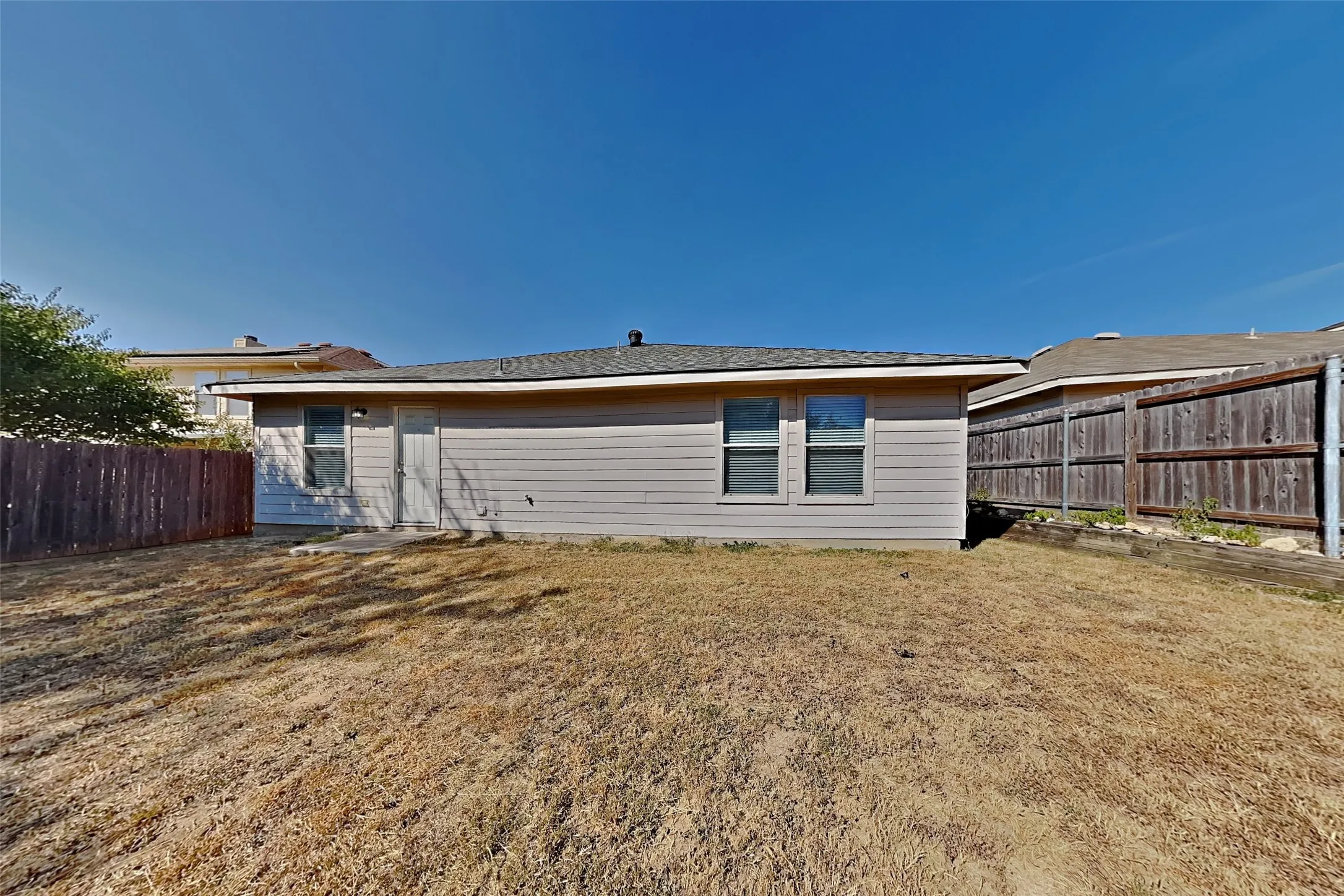 Single Family Residence For Rent in Tarrant County , 4941 Water Ridge Lane, Fort Worth, Texas 76179, 4 Bedroom, 2 Bathroom, 2 Garage spaces, 1,724 Sqft, built in 2006, mls#21367180, Real Estate Agent in Fort Worth, Homes For Rent in Tarrant county, Homes For Rent in Fort Worth, Realtor in Fort Worth Texas, Real Estate Brokerage Independent Realty Texas, Luminita Cordes Realtor