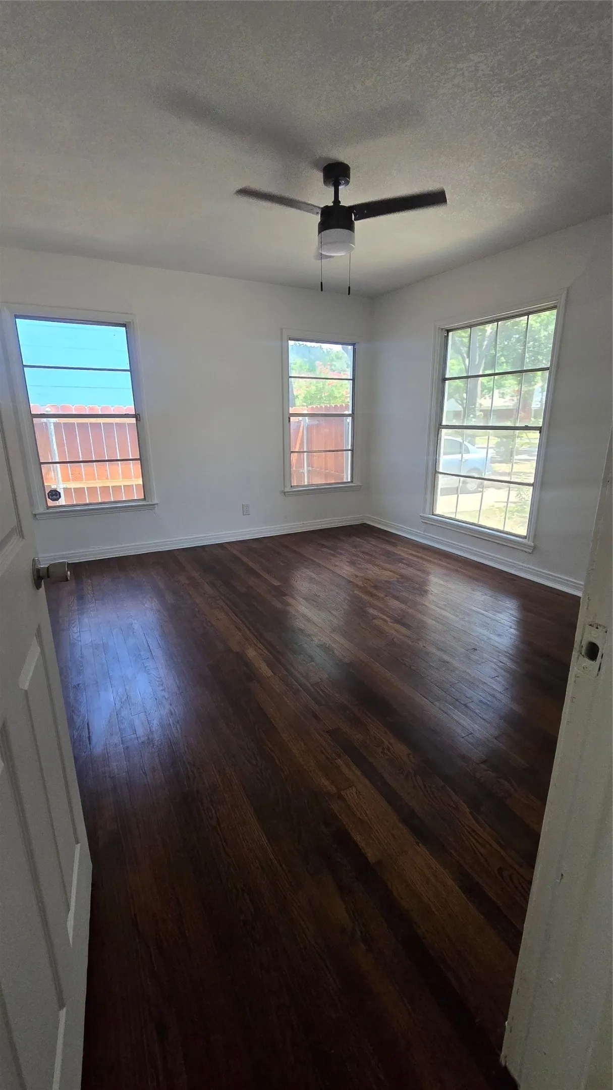 Front bedroom1