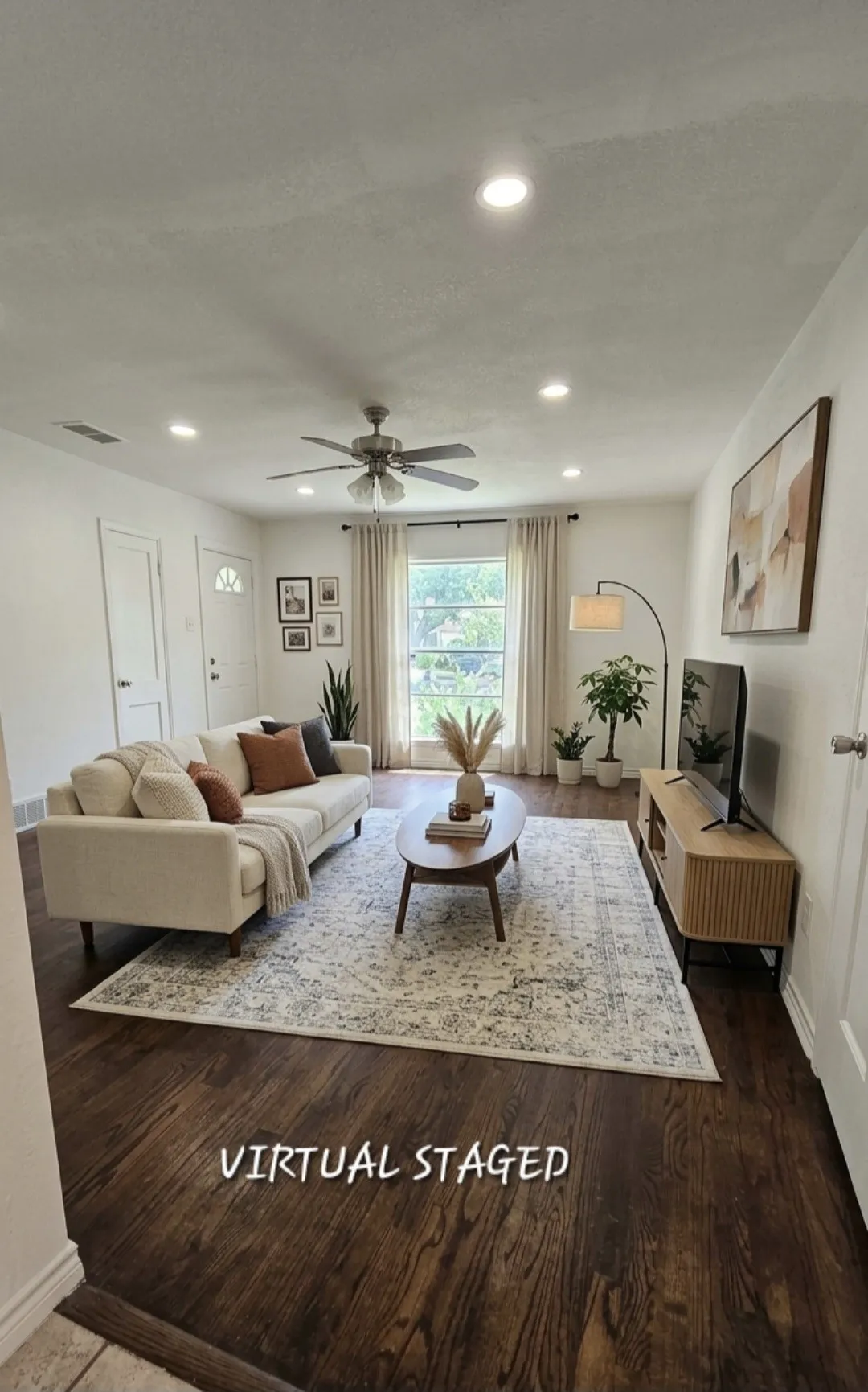 Virtual staged Living room