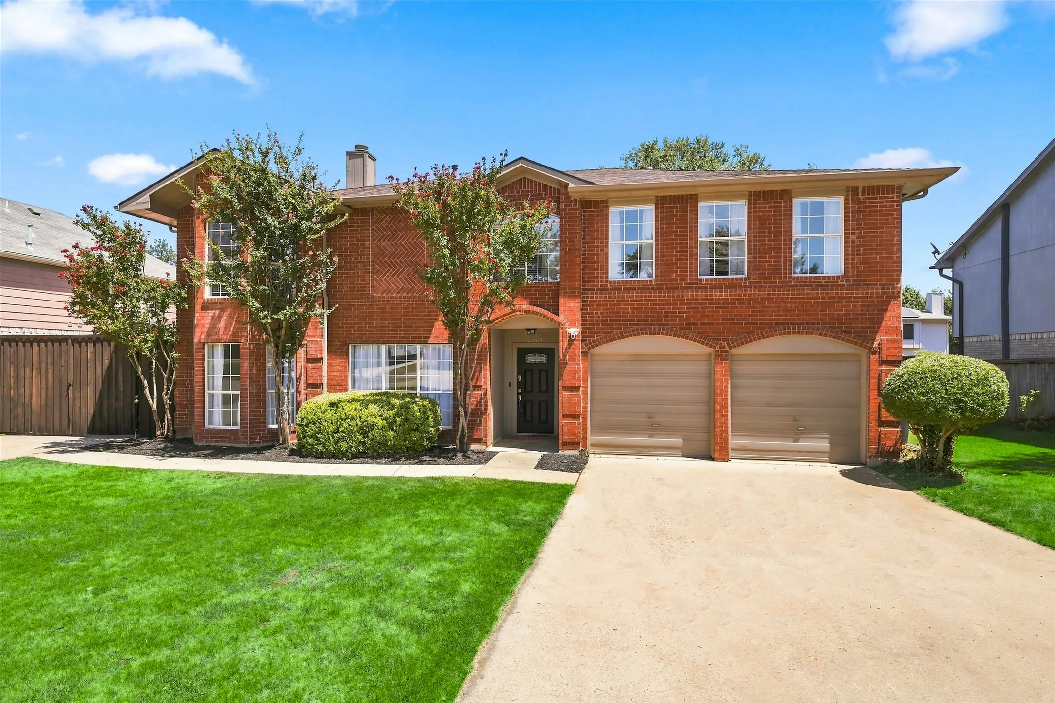 Single Family Residence For Sale in Denton County , 2701 Vistaview Drive, Corinth, Texas 76210, 4 Bedroom, 3 Bathroom, 2 Garage spaces, 3,056 Sqft, built in 1994, mls#21358635, Real Estate Agent in Corinth, Homes For Sale in Denton county, Homes For Sale in Corinth, Realtor in Corinth Texas, Real Estate Brokerage Independent Realty Texas, Luminita Cordes Realtor