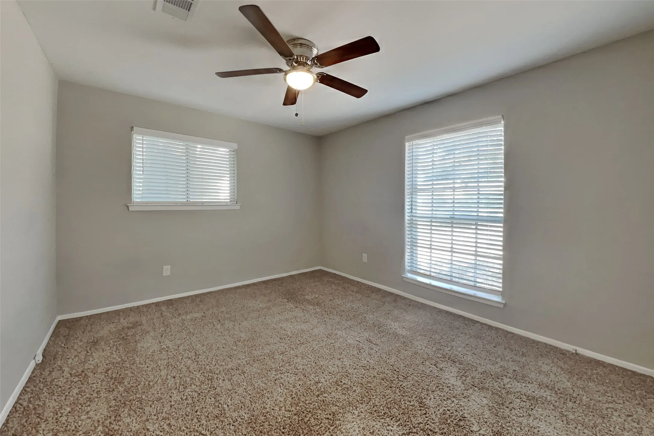 Single Family Residence For Rent in Tarrant County , 3001 Mark Drive, Arlington, Texas 76013, 3 Bedroom, 2 Bathroom, 2 Garage spaces, 1,851 Sqft, built in 1967, mls#21367186, Real Estate Agent in Arlington, Homes For Rent in Tarrant county, Homes For Rent in Arlington, Realtor in Arlington Texas, Real Estate Brokerage Independent Realty Texas, Luminita Cordes Realtor