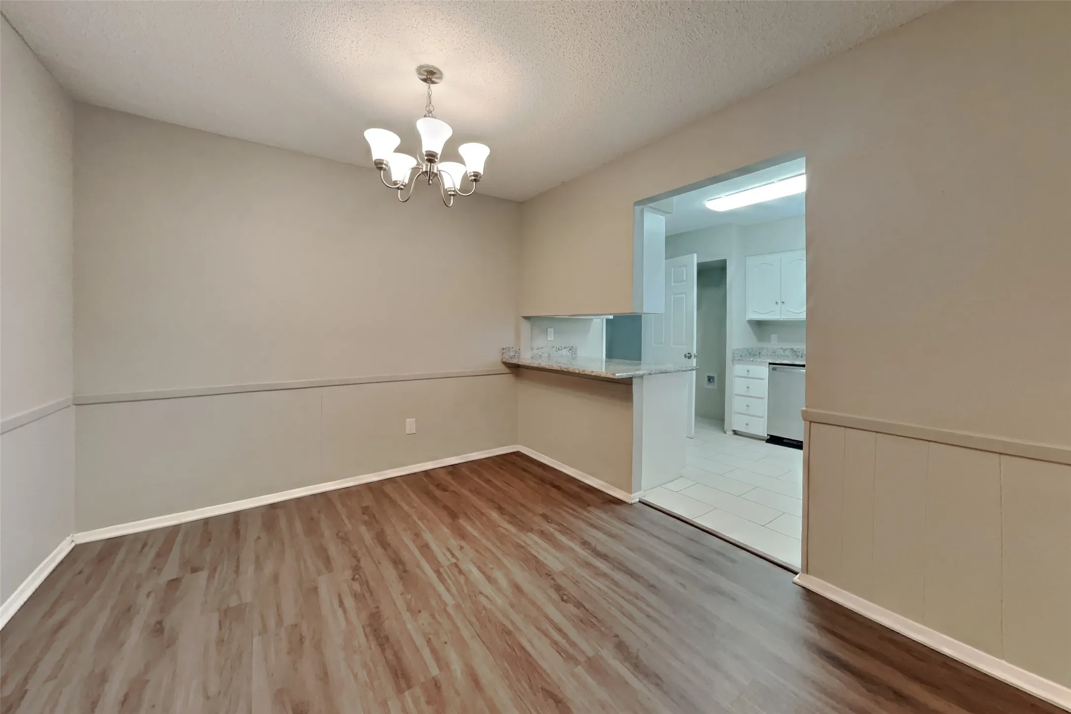 Single Family Residence For Rent in Tarrant County , 3001 Mark Drive, Arlington, Texas 76013, 3 Bedroom, 2 Bathroom, 2 Garage spaces, 1,851 Sqft, built in 1967, mls#21367186, Real Estate Agent in Arlington, Homes For Rent in Tarrant county, Homes For Rent in Arlington, Realtor in Arlington Texas, Real Estate Brokerage Independent Realty Texas, Luminita Cordes Realtor