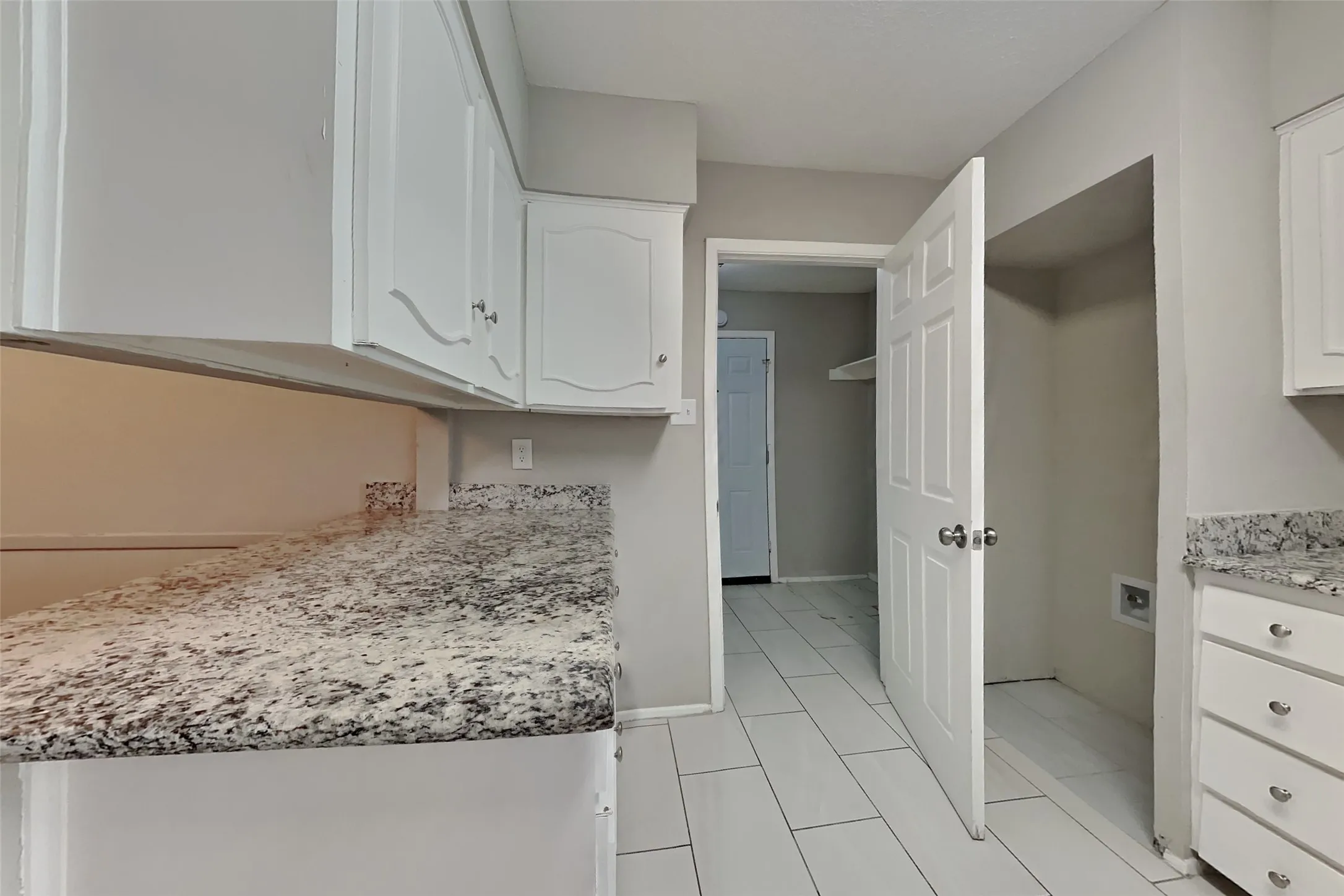 Single Family Residence For Rent in Tarrant County , 3001 Mark Drive, Arlington, Texas 76013, 3 Bedroom, 2 Bathroom, 2 Garage spaces, 1,851 Sqft, built in 1967, mls#21367186, Real Estate Agent in Arlington, Homes For Rent in Tarrant county, Homes For Rent in Arlington, Realtor in Arlington Texas, Real Estate Brokerage Independent Realty Texas, Luminita Cordes Realtor