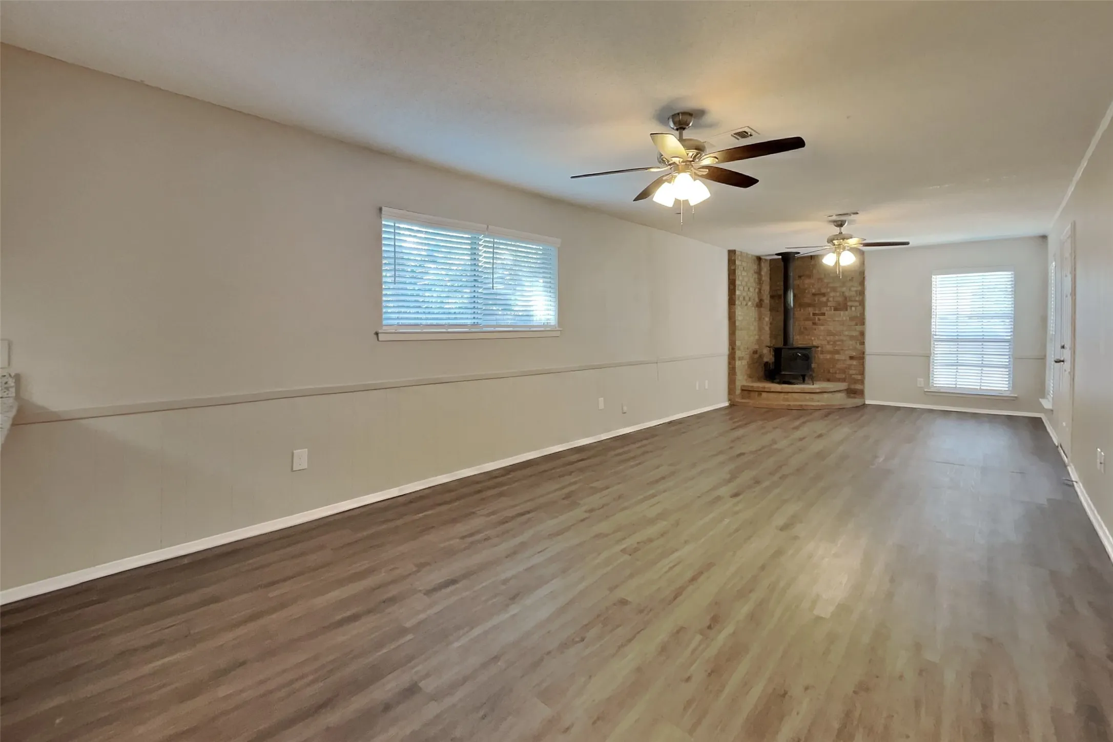 Single Family Residence For Rent in Tarrant County , 3001 Mark Drive, Arlington, Texas 76013, 3 Bedroom, 2 Bathroom, 2 Garage spaces, 1,851 Sqft, built in 1967, mls#21367186, Real Estate Agent in Arlington, Homes For Rent in Tarrant county, Homes For Rent in Arlington, Realtor in Arlington Texas, Real Estate Brokerage Independent Realty Texas, Luminita Cordes Realtor