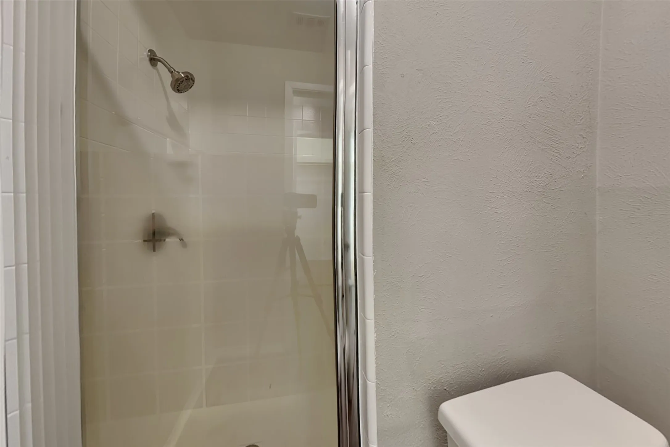Single Family Residence For Rent in Tarrant County , 3001 Mark Drive, Arlington, Texas 76013, 3 Bedroom, 2 Bathroom, 2 Garage spaces, 1,851 Sqft, built in 1967, mls#21367186, Real Estate Agent in Arlington, Homes For Rent in Tarrant county, Homes For Rent in Arlington, Realtor in Arlington Texas, Real Estate Brokerage Independent Realty Texas, Luminita Cordes Realtor