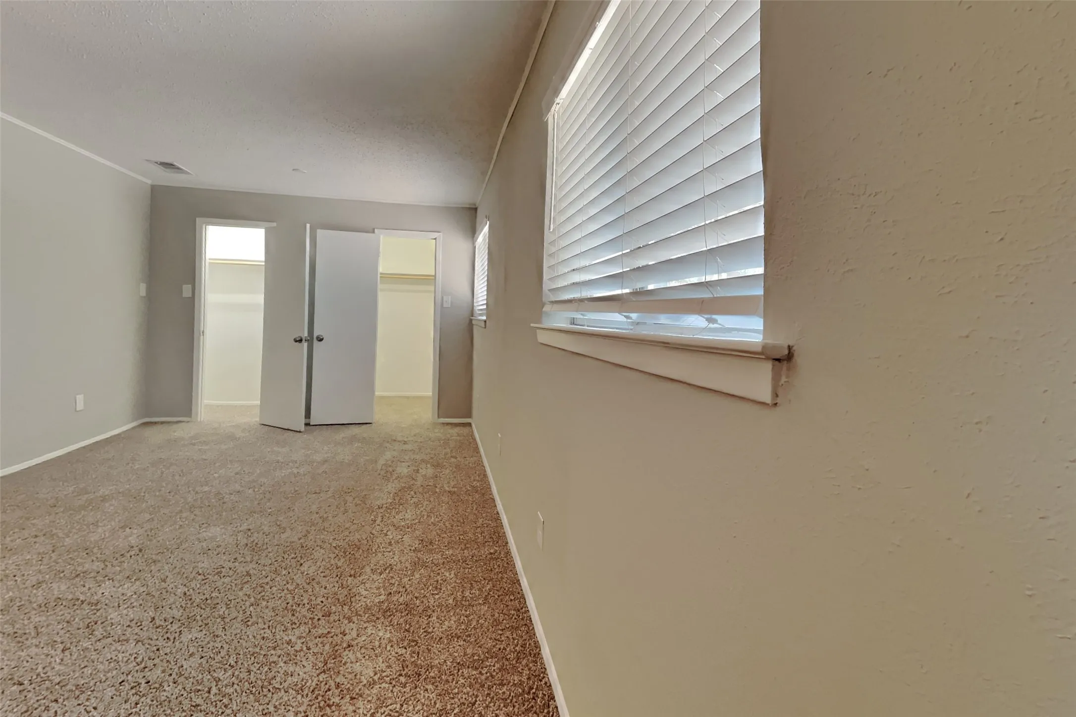 Single Family Residence For Rent in Tarrant County , 3001 Mark Drive, Arlington, Texas 76013, 3 Bedroom, 2 Bathroom, 2 Garage spaces, 1,851 Sqft, built in 1967, mls#21367186, Real Estate Agent in Arlington, Homes For Rent in Tarrant county, Homes For Rent in Arlington, Realtor in Arlington Texas, Real Estate Brokerage Independent Realty Texas, Luminita Cordes Realtor