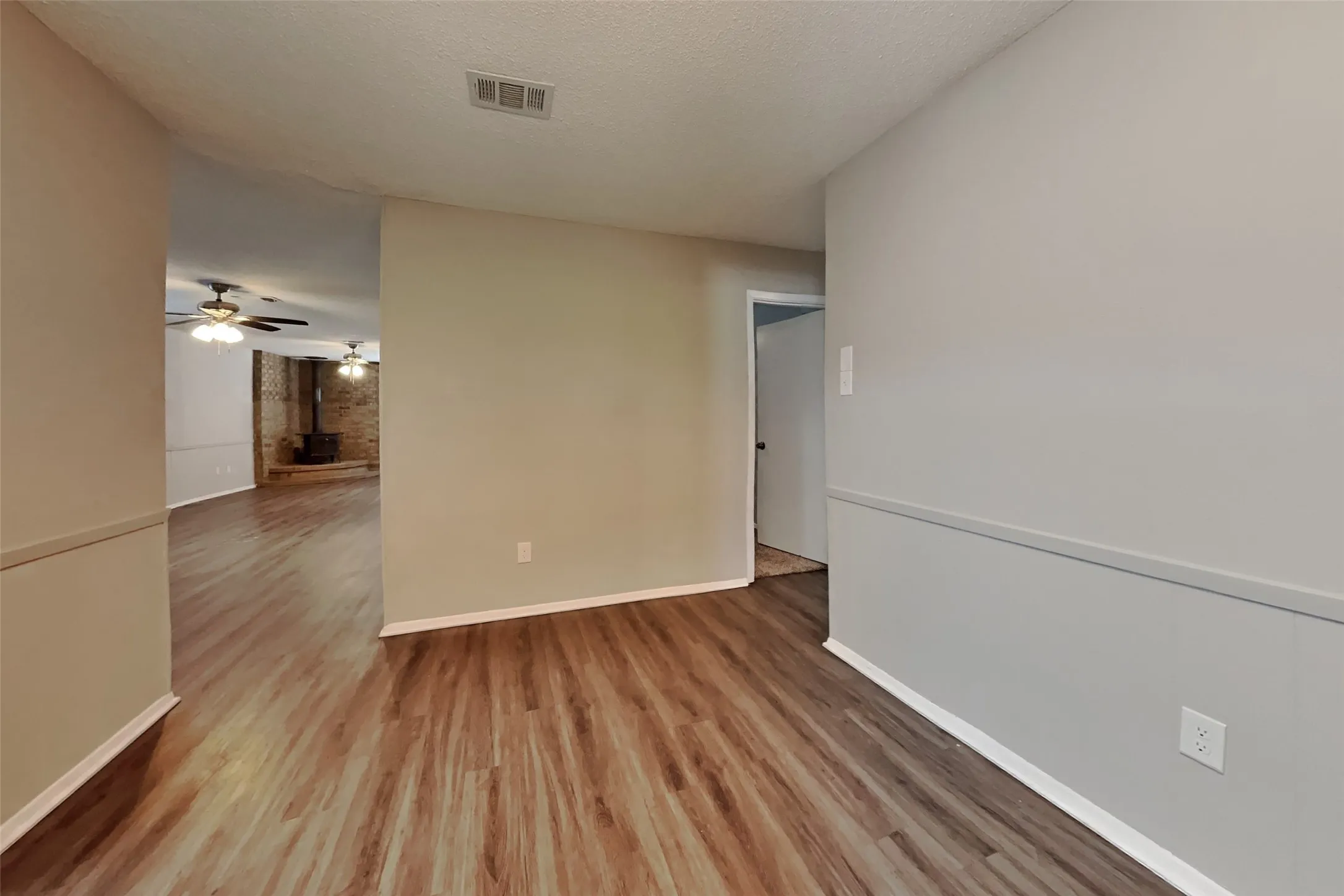 Single Family Residence For Rent in Tarrant County , 3001 Mark Drive, Arlington, Texas 76013, 3 Bedroom, 2 Bathroom, 2 Garage spaces, 1,851 Sqft, built in 1967, mls#21367186, Real Estate Agent in Arlington, Homes For Rent in Tarrant county, Homes For Rent in Arlington, Realtor in Arlington Texas, Real Estate Brokerage Independent Realty Texas, Luminita Cordes Realtor