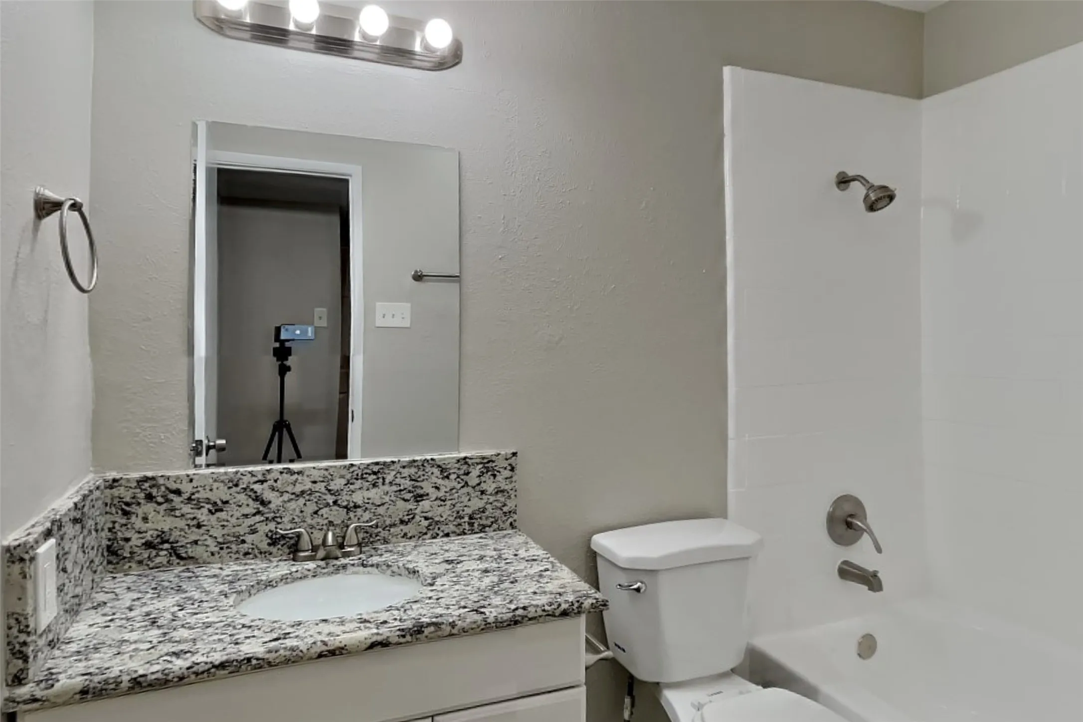Single Family Residence For Rent in Collin County , 941 Whitehall Drive, Plano, Texas 75023, 3 Bedroom, 2 Bathroom, 2 Garage spaces, 1,744 Sqft, built in 1975, mls#21367197, Real Estate Agent in Plano, Homes For Rent in Collin county, Homes For Rent in Plano, Realtor in Plano Texas, Real Estate Brokerage Independent Realty Texas, Luminita Cordes Realtor