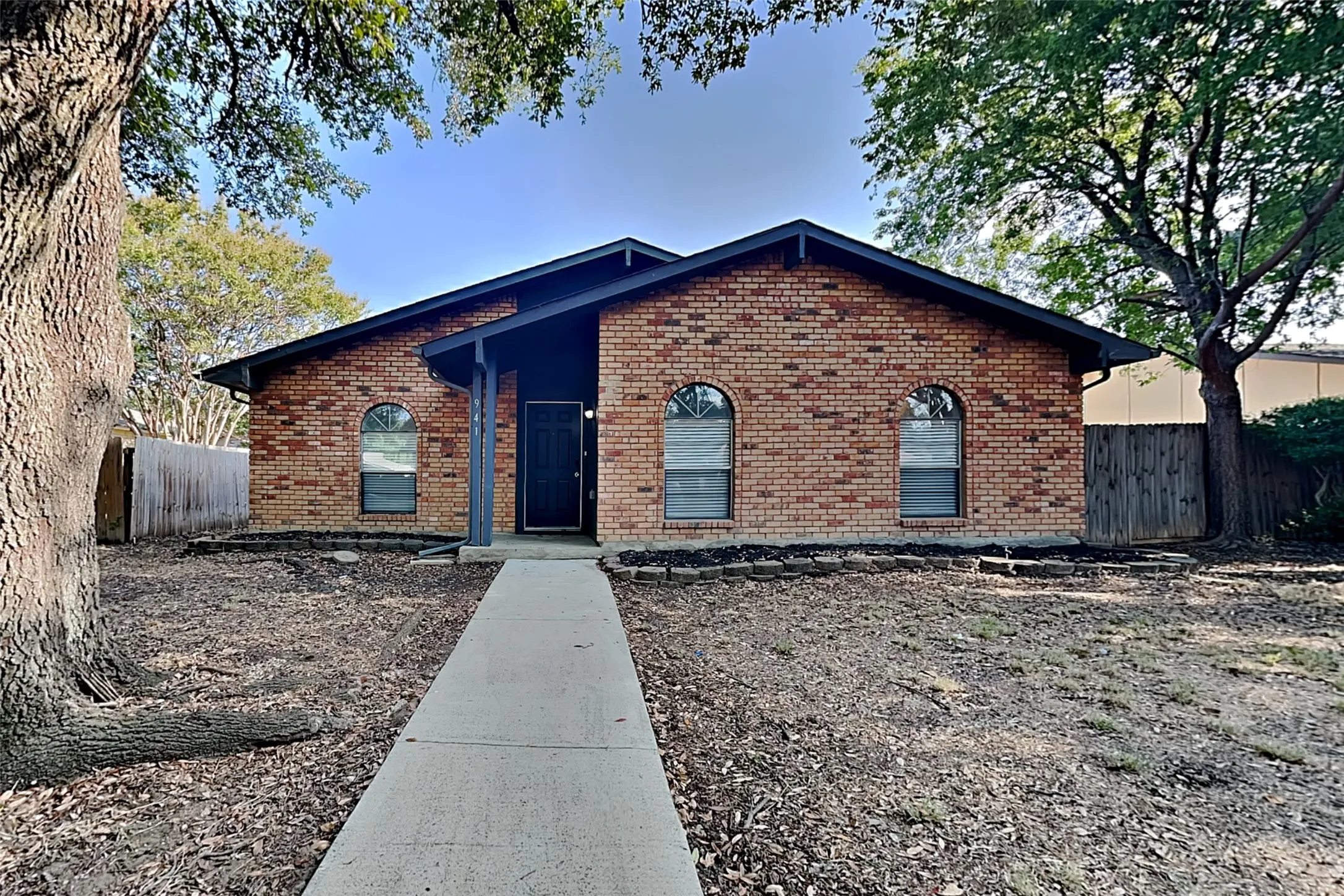 Single Family Residence For Rent in Collin County , 941 Whitehall Drive, Plano, Texas 75023, 3 Bedroom, 2 Bathroom, 2 Garage spaces, 1,744 Sqft, built in 1975, mls#21367197, Real Estate Agent in Plano, Homes For Rent in Collin county, Homes For Rent in Plano, Realtor in Plano Texas, Real Estate Brokerage Independent Realty Texas, Luminita Cordes Realtor