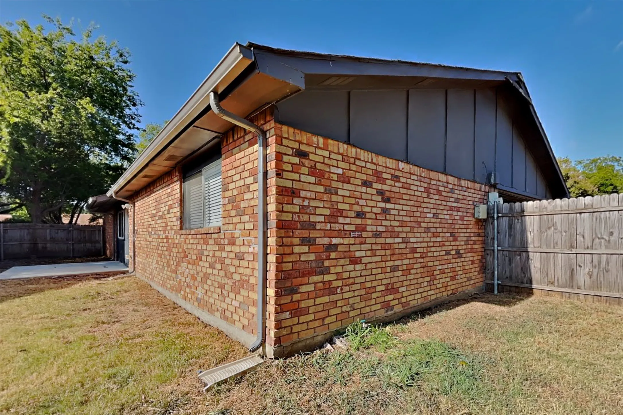 Single Family Residence For Rent in Collin County , 941 Whitehall Drive, Plano, Texas 75023, 3 Bedroom, 2 Bathroom, 2 Garage spaces, 1,744 Sqft, built in 1975, mls#21367197, Real Estate Agent in Plano, Homes For Rent in Collin county, Homes For Rent in Plano, Realtor in Plano Texas, Real Estate Brokerage Independent Realty Texas, Luminita Cordes Realtor