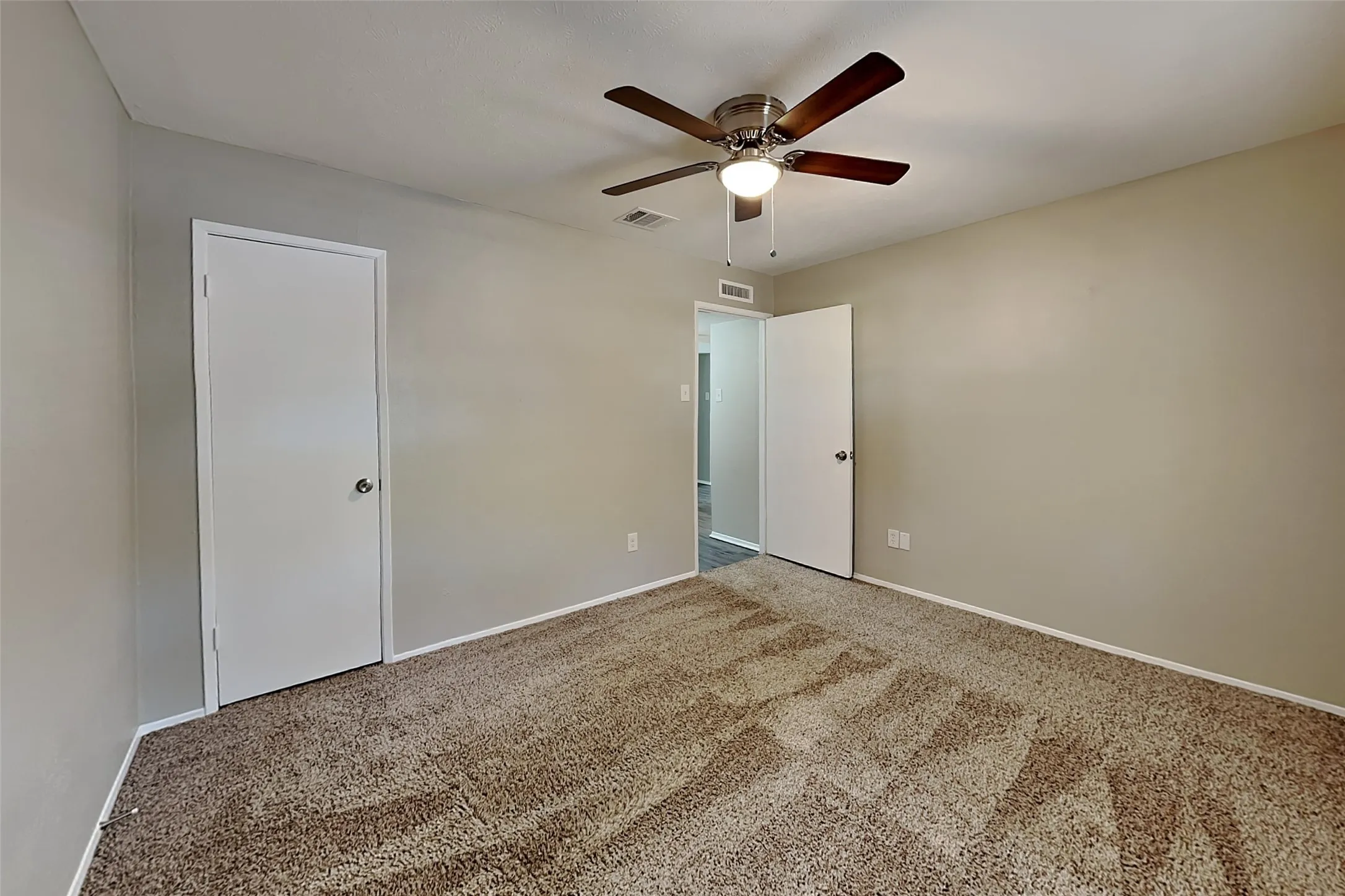 Single Family Residence For Rent in Collin County , 941 Whitehall Drive, Plano, Texas 75023, 3 Bedroom, 2 Bathroom, 2 Garage spaces, 1,744 Sqft, built in 1975, mls#21367197, Real Estate Agent in Plano, Homes For Rent in Collin county, Homes For Rent in Plano, Realtor in Plano Texas, Real Estate Brokerage Independent Realty Texas, Luminita Cordes Realtor