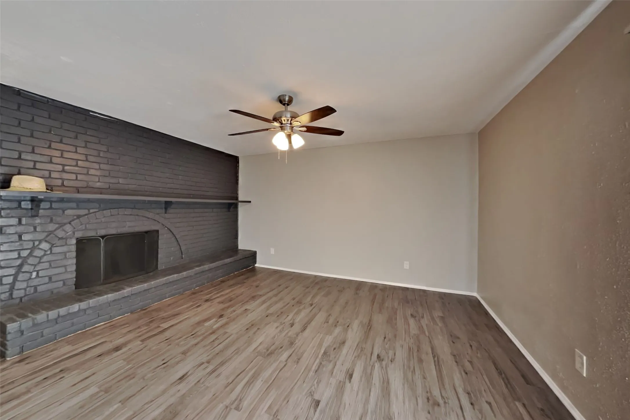 Single Family Residence For Rent in Collin County , 941 Whitehall Drive, Plano, Texas 75023, 3 Bedroom, 2 Bathroom, 2 Garage spaces, 1,744 Sqft, built in 1975, mls#21367197, Real Estate Agent in Plano, Homes For Rent in Collin county, Homes For Rent in Plano, Realtor in Plano Texas, Real Estate Brokerage Independent Realty Texas, Luminita Cordes Realtor