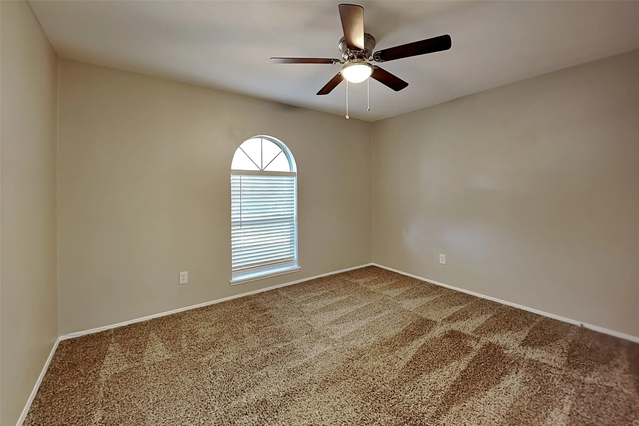 Single Family Residence For Rent in Collin County , 941 Whitehall Drive, Plano, Texas 75023, 3 Bedroom, 2 Bathroom, 2 Garage spaces, 1,744 Sqft, built in 1975, mls#21367197, Real Estate Agent in Plano, Homes For Rent in Collin county, Homes For Rent in Plano, Realtor in Plano Texas, Real Estate Brokerage Independent Realty Texas, Luminita Cordes Realtor
