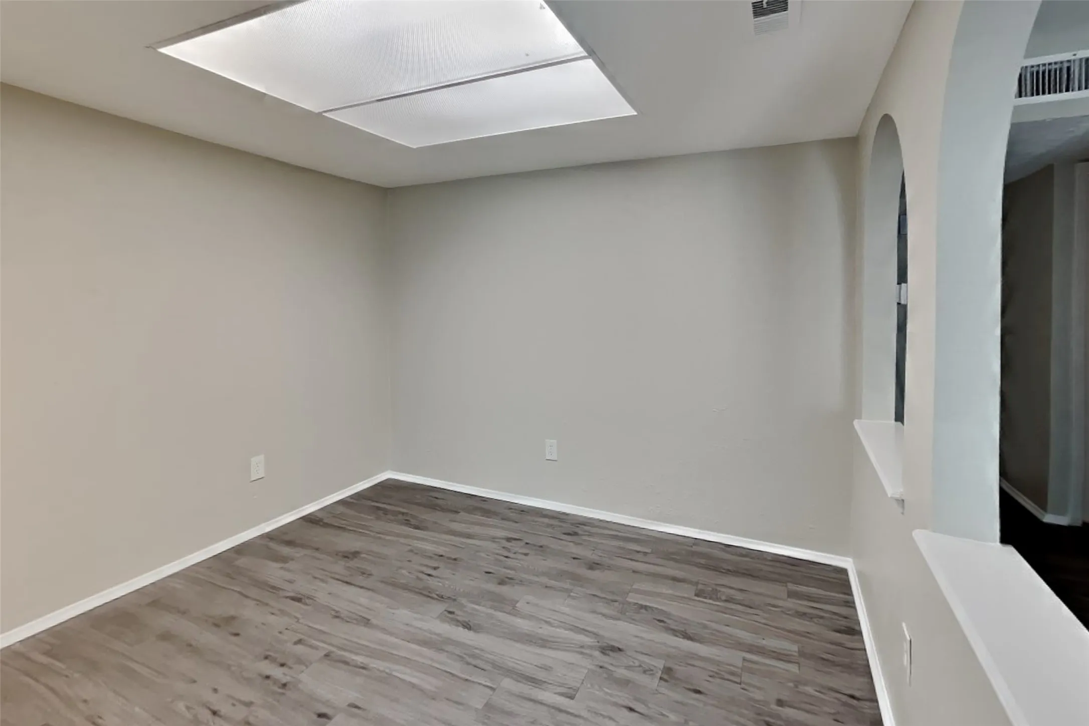 Single Family Residence For Rent in Collin County , 941 Whitehall Drive, Plano, Texas 75023, 3 Bedroom, 2 Bathroom, 2 Garage spaces, 1,744 Sqft, built in 1975, mls#21367197, Real Estate Agent in Plano, Homes For Rent in Collin county, Homes For Rent in Plano, Realtor in Plano Texas, Real Estate Brokerage Independent Realty Texas, Luminita Cordes Realtor