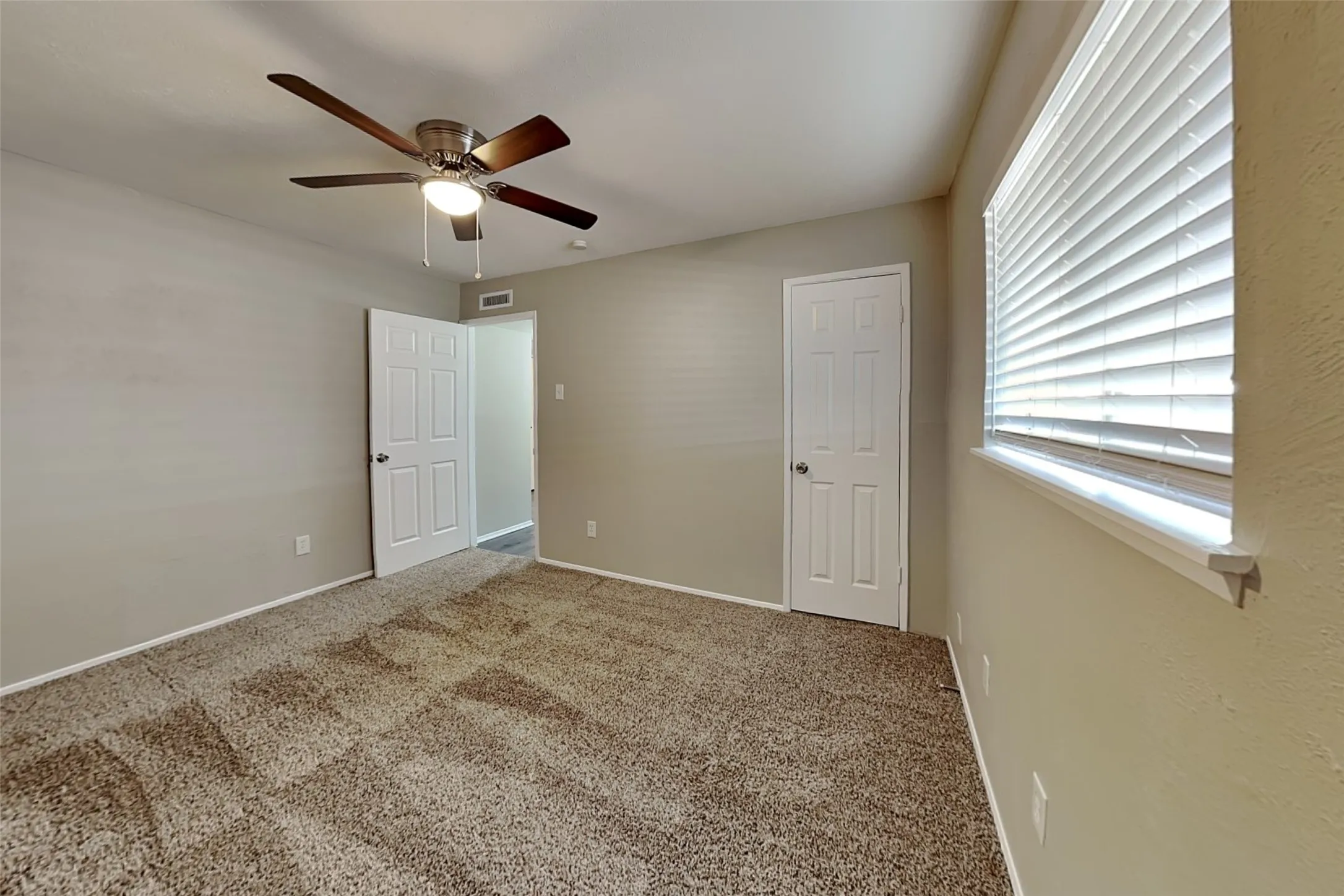 Single Family Residence For Rent in Collin County , 941 Whitehall Drive, Plano, Texas 75023, 3 Bedroom, 2 Bathroom, 2 Garage spaces, 1,744 Sqft, built in 1975, mls#21367197, Real Estate Agent in Plano, Homes For Rent in Collin county, Homes For Rent in Plano, Realtor in Plano Texas, Real Estate Brokerage Independent Realty Texas, Luminita Cordes Realtor