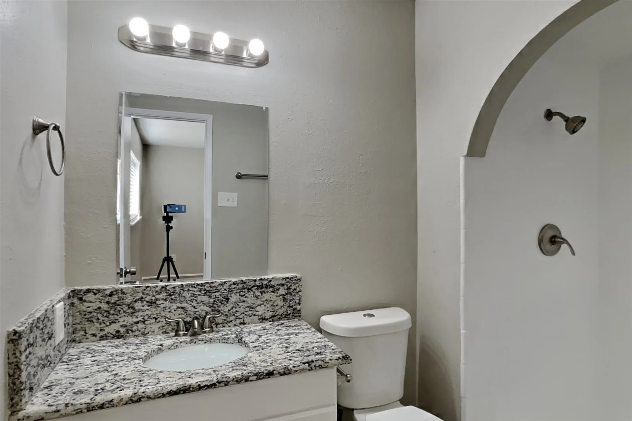 Single Family Residence For Rent in Collin County , 941 Whitehall Drive, Plano, Texas 75023, 3 Bedroom, 2 Bathroom, 2 Garage spaces, 1,744 Sqft, built in 1975, mls#21367197, Real Estate Agent in Plano, Homes For Rent in Collin county, Homes For Rent in Plano, Realtor in Plano Texas, Real Estate Brokerage Independent Realty Texas, Luminita Cordes Realtor