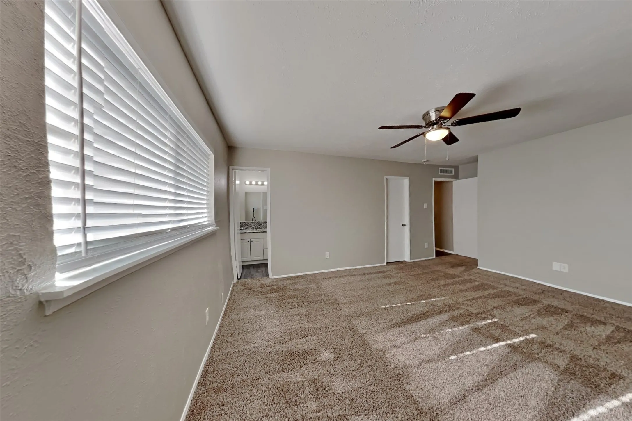 Single Family Residence For Rent in Collin County , 941 Whitehall Drive, Plano, Texas 75023, 3 Bedroom, 2 Bathroom, 2 Garage spaces, 1,744 Sqft, built in 1975, mls#21367197, Real Estate Agent in Plano, Homes For Rent in Collin county, Homes For Rent in Plano, Realtor in Plano Texas, Real Estate Brokerage Independent Realty Texas, Luminita Cordes Realtor