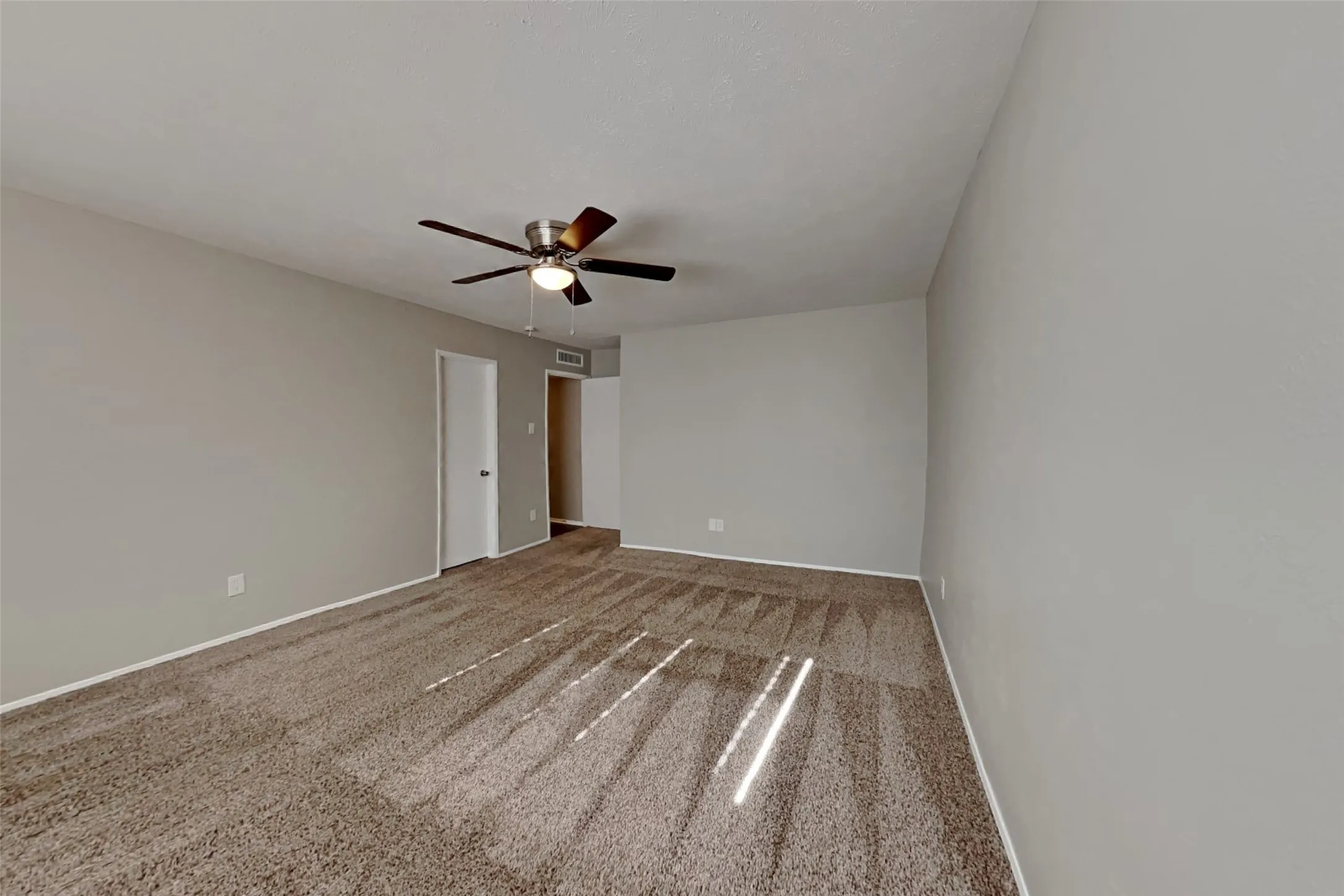 Single Family Residence For Rent in Collin County , 941 Whitehall Drive, Plano, Texas 75023, 3 Bedroom, 2 Bathroom, 2 Garage spaces, 1,744 Sqft, built in 1975, mls#21367197, Real Estate Agent in Plano, Homes For Rent in Collin county, Homes For Rent in Plano, Realtor in Plano Texas, Real Estate Brokerage Independent Realty Texas, Luminita Cordes Realtor