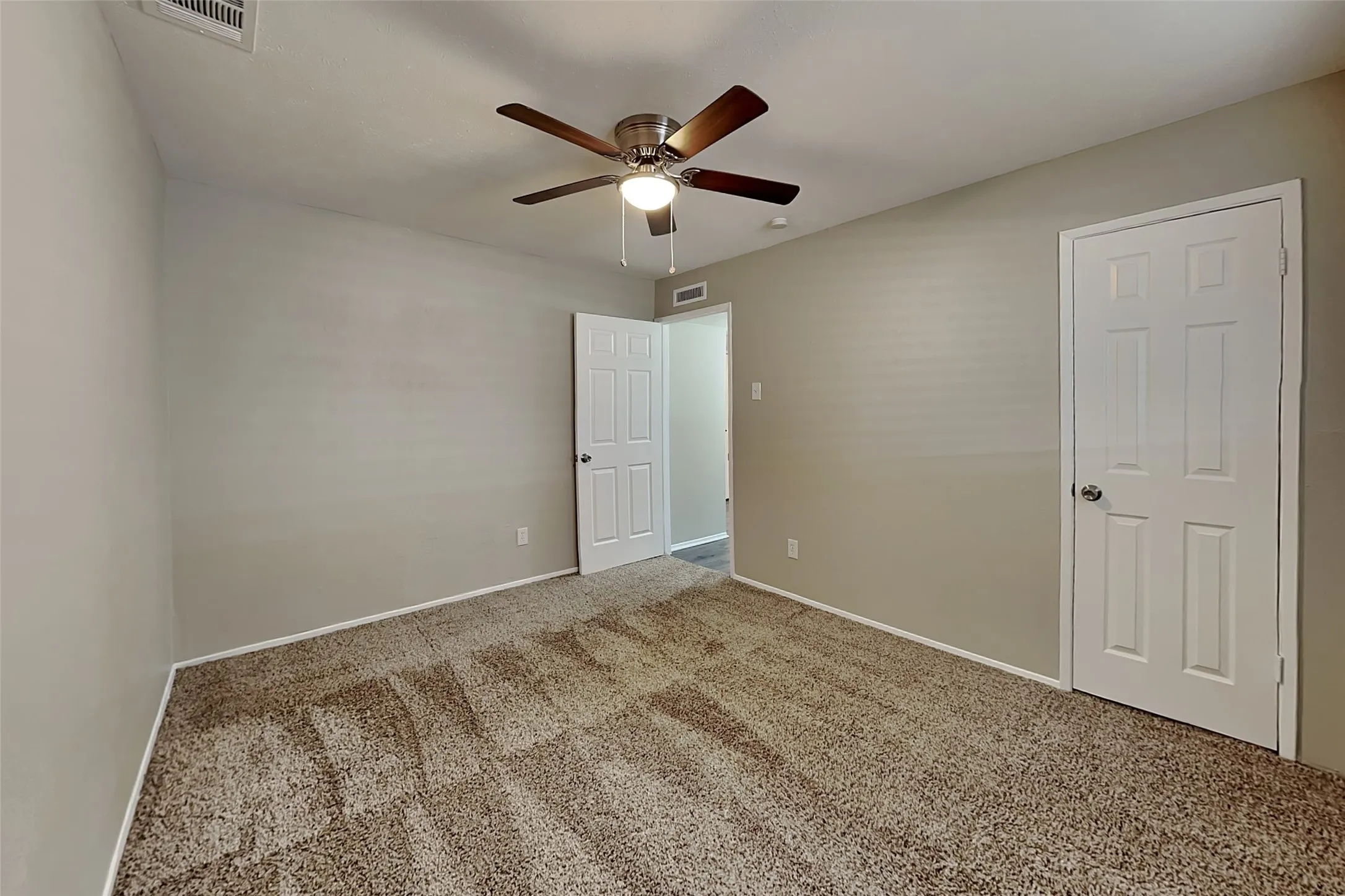 Single Family Residence For Rent in Collin County , 941 Whitehall Drive, Plano, Texas 75023, 3 Bedroom, 2 Bathroom, 2 Garage spaces, 1,744 Sqft, built in 1975, mls#21367197, Real Estate Agent in Plano, Homes For Rent in Collin county, Homes For Rent in Plano, Realtor in Plano Texas, Real Estate Brokerage Independent Realty Texas, Luminita Cordes Realtor