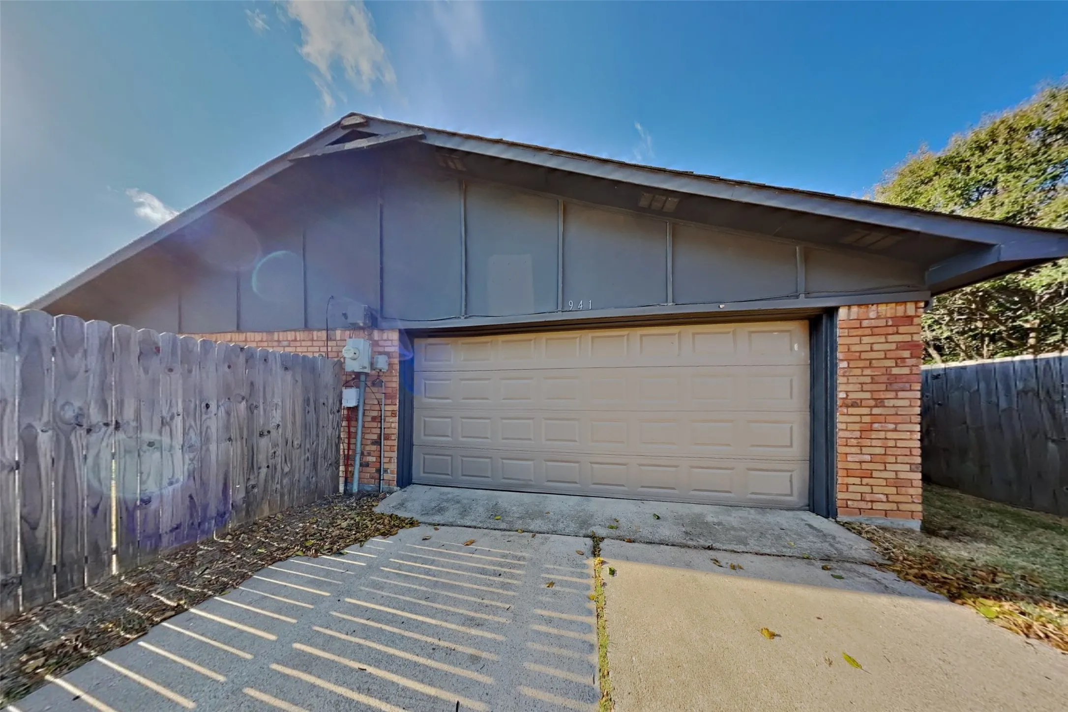 Single Family Residence For Rent in Collin County , 941 Whitehall Drive, Plano, Texas 75023, 3 Bedroom, 2 Bathroom, 2 Garage spaces, 1,744 Sqft, built in 1975, mls#21367197, Real Estate Agent in Plano, Homes For Rent in Collin county, Homes For Rent in Plano, Realtor in Plano Texas, Real Estate Brokerage Independent Realty Texas, Luminita Cordes Realtor