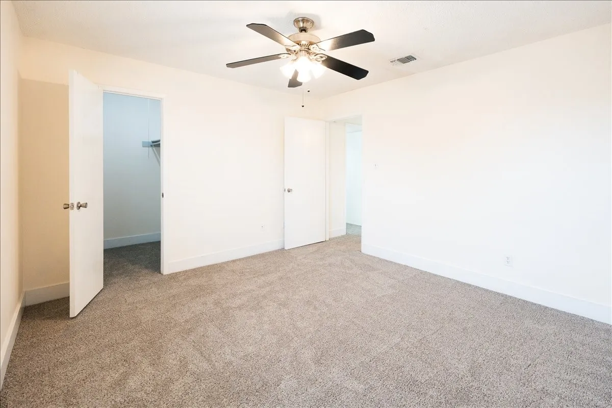 Condominium For Rent in Dallas County , 2200 E Trinity Mills Road 516, Carrollton, Texas 75006, 2 Bedroom, 1 Bathroom, Garage spaces, 799 Sqft, built in 1980, mls#21363308, Real Estate Agent in Carrollton, Homes For Rent in Dallas county, Homes For Rent in Carrollton, Realtor in Carrollton Texas, Real Estate Brokerage Independent Realty Texas, Luminita Cordes Realtor