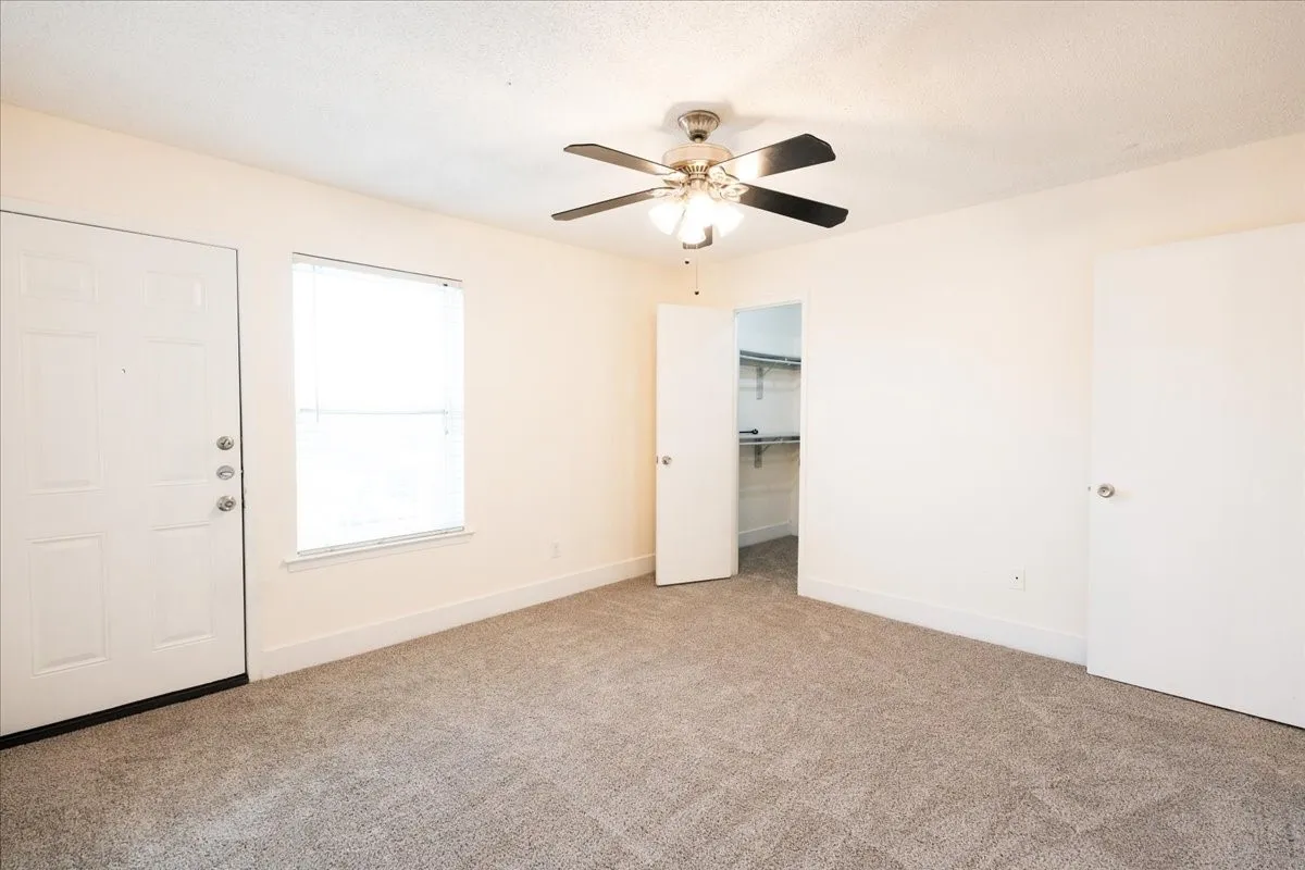 Condominium For Rent in Dallas County , 2200 E Trinity Mills Road 516, Carrollton, Texas 75006, 2 Bedroom, 1 Bathroom, Garage spaces, 799 Sqft, built in 1980, mls#21363308, Real Estate Agent in Carrollton, Homes For Rent in Dallas county, Homes For Rent in Carrollton, Realtor in Carrollton Texas, Real Estate Brokerage Independent Realty Texas, Luminita Cordes Realtor