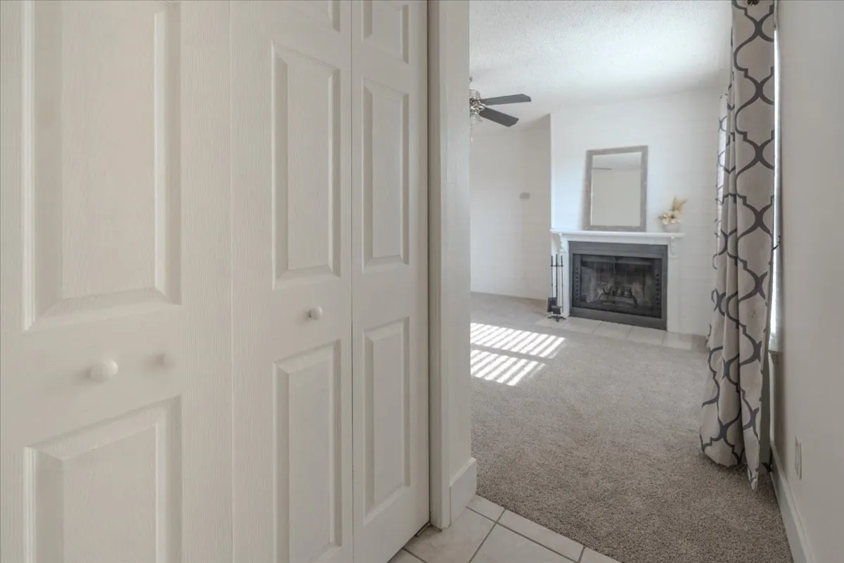 Condominium For Rent in Dallas County , 2200 E Trinity Mills Road 516, Carrollton, Texas 75006, 2 Bedroom, 1 Bathroom, Garage spaces, 799 Sqft, built in 1980, mls#21363308, Real Estate Agent in Carrollton, Homes For Rent in Dallas county, Homes For Rent in Carrollton, Realtor in Carrollton Texas, Real Estate Brokerage Independent Realty Texas, Luminita Cordes Realtor