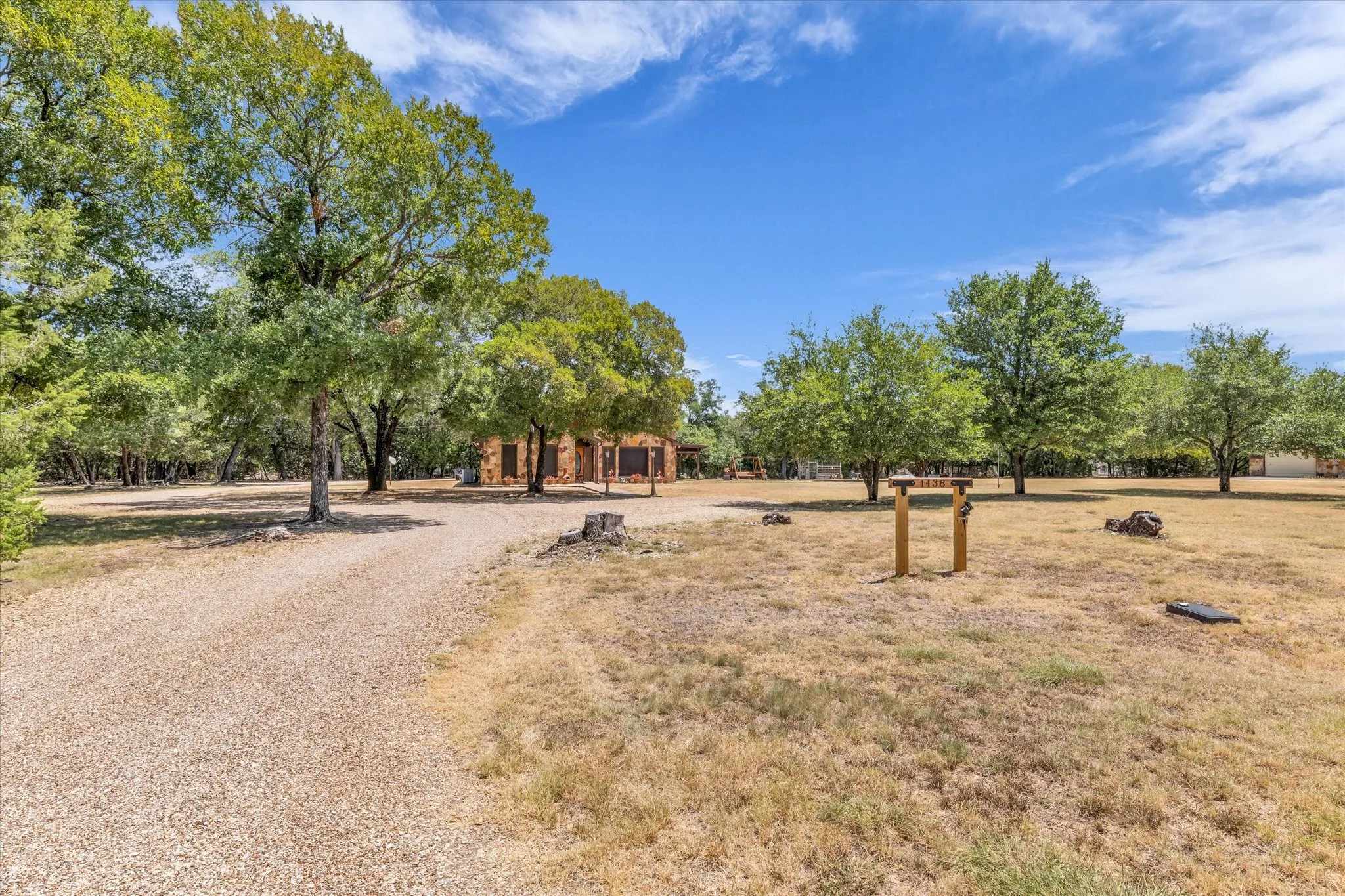 Single Family Residence For Sale in Mc Lennan County , 1438 Bend Of The Bosque Road, China Spring, Texas 76633, 4 Bedroom, 3 Bathroom, 2 Garage spaces, 2,297 Sqft, built in 1987, mls#21365763, Real Estate Agent in China Spring, Homes For Sale in Mc Lennan county, Homes For Sale in China Spring, Realtor in China Spring Texas, Real Estate Brokerage Independent Realty Texas, Luminita Cordes Realtor