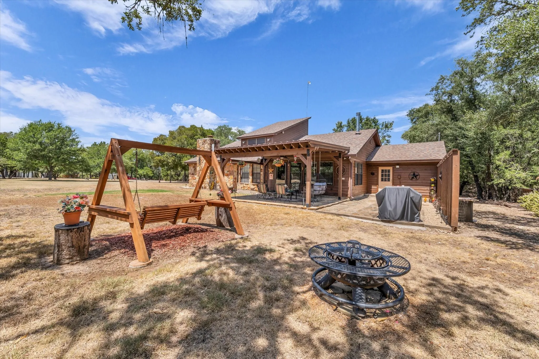 Single Family Residence For Sale in Mc Lennan County , 1438 Bend Of The Bosque Road, China Spring, Texas 76633, 4 Bedroom, 3 Bathroom, 2 Garage spaces, 2,297 Sqft, built in 1987, mls#21365763, Real Estate Agent in China Spring, Homes For Sale in Mc Lennan county, Homes For Sale in China Spring, Realtor in China Spring Texas, Real Estate Brokerage Independent Realty Texas, Luminita Cordes Realtor