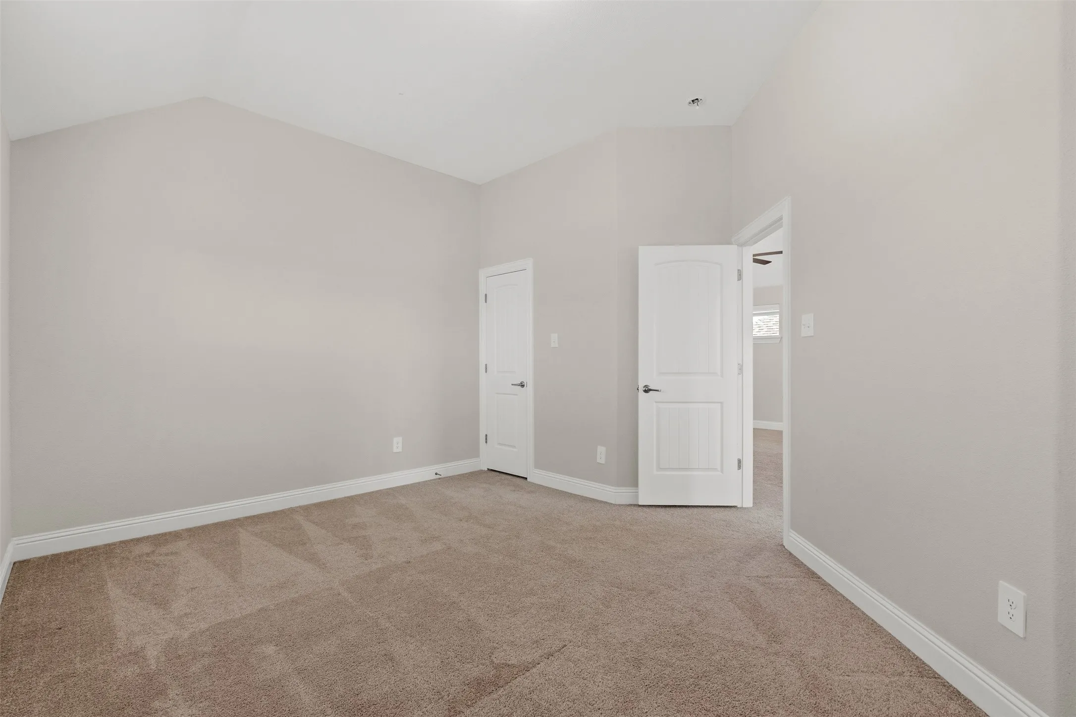 Single Family Residence For Sale in Tarrant County , 4529 Stone Valley Trail, Arlington, Texas 76005, 3 Bedroom, 3 Bathroom, 2 Garage spaces, 2,347 Sqft, built in 2021, mls#21367208, Real Estate Agent in Arlington, Homes For Sale in Tarrant county, Homes For Sale in Arlington, Realtor in Arlington Texas, Real Estate Brokerage Independent Realty Texas, Luminita Cordes Realtor
