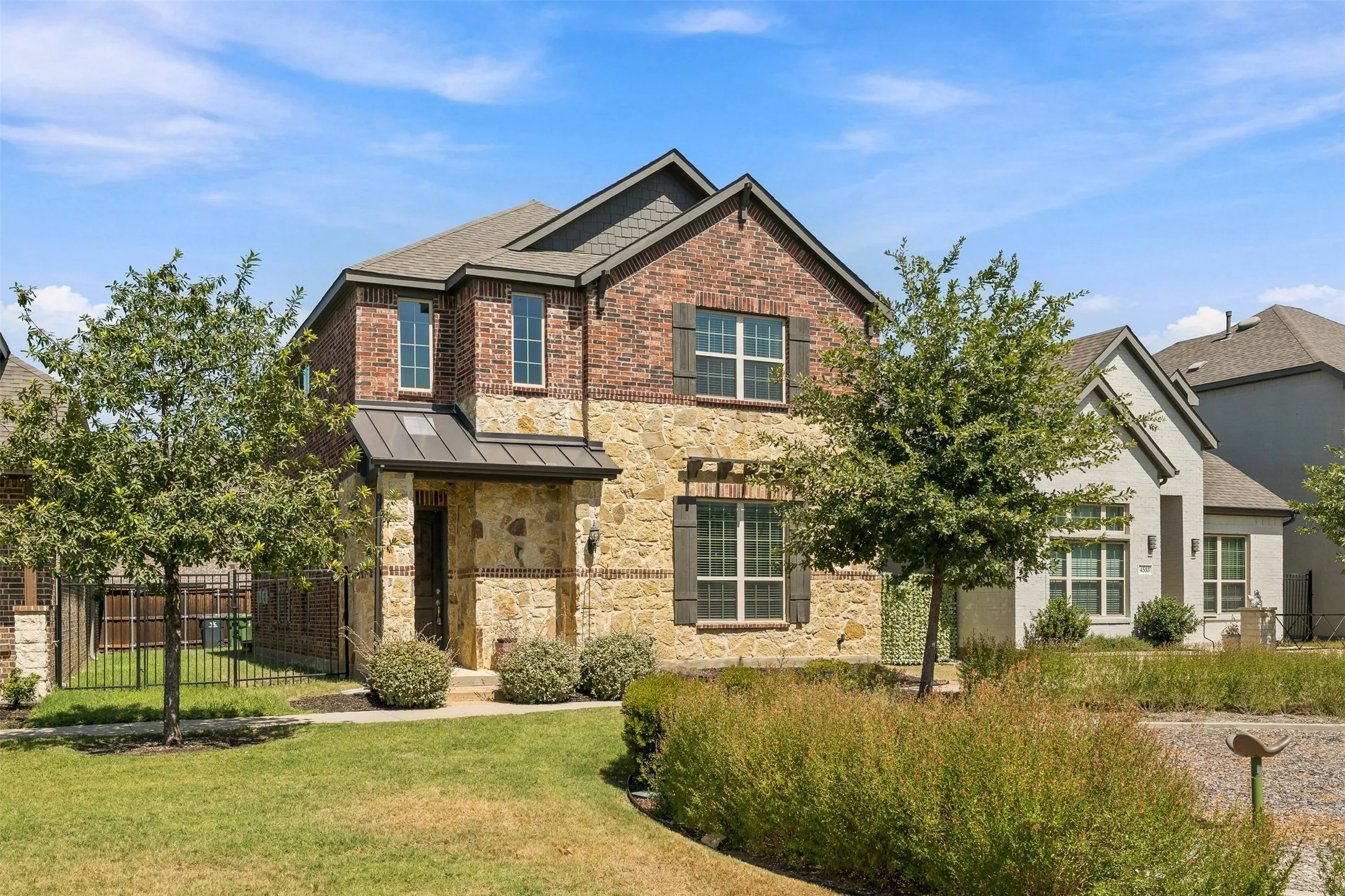Single Family Residence For Sale in Tarrant County , 4529 Stone Valley Trail, Arlington, Texas 76005, 3 Bedroom, 3 Bathroom, 2 Garage spaces, 2,347 Sqft, built in 2021, mls#21367208, Real Estate Agent in Arlington, Homes For Sale in Tarrant county, Homes For Sale in Arlington, Realtor in Arlington Texas, Real Estate Brokerage Independent Realty Texas, Luminita Cordes Realtor
