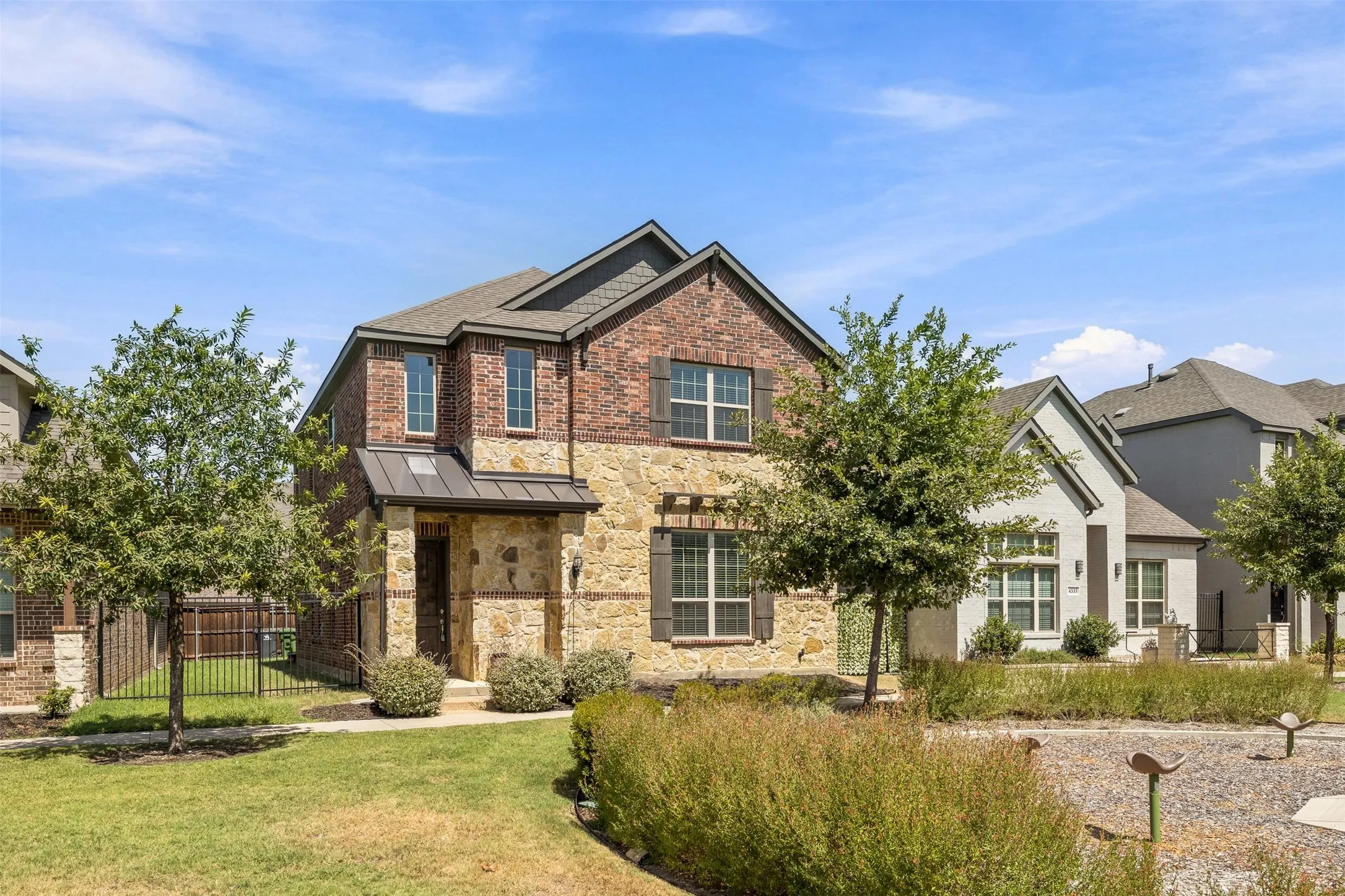 Single Family Residence For Sale in Tarrant County , 4529 Stone Valley Trail, Arlington, Texas 76005, 3 Bedroom, 3 Bathroom, 2 Garage spaces, 2,347 Sqft, built in 2021, mls#21367208, Real Estate Agent in Arlington, Homes For Sale in Tarrant county, Homes For Sale in Arlington, Realtor in Arlington Texas, Real Estate Brokerage Independent Realty Texas, Luminita Cordes Realtor