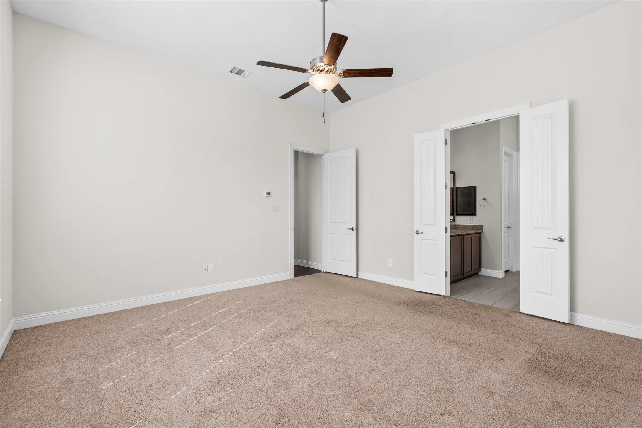 Single Family Residence For Sale in Tarrant County , 4529 Stone Valley Trail, Arlington, Texas 76005, 3 Bedroom, 3 Bathroom, 2 Garage spaces, 2,347 Sqft, built in 2021, mls#21367208, Real Estate Agent in Arlington, Homes For Sale in Tarrant county, Homes For Sale in Arlington, Realtor in Arlington Texas, Real Estate Brokerage Independent Realty Texas, Luminita Cordes Realtor