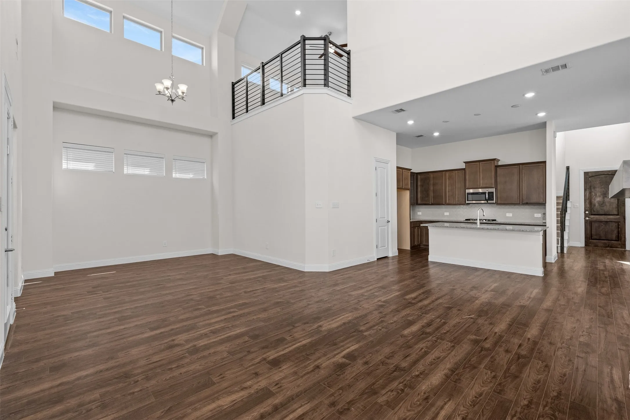 Single Family Residence For Sale in Tarrant County , 4529 Stone Valley Trail, Arlington, Texas 76005, 3 Bedroom, 3 Bathroom, 2 Garage spaces, 2,347 Sqft, built in 2021, mls#21367208, Real Estate Agent in Arlington, Homes For Sale in Tarrant county, Homes For Sale in Arlington, Realtor in Arlington Texas, Real Estate Brokerage Independent Realty Texas, Luminita Cordes Realtor