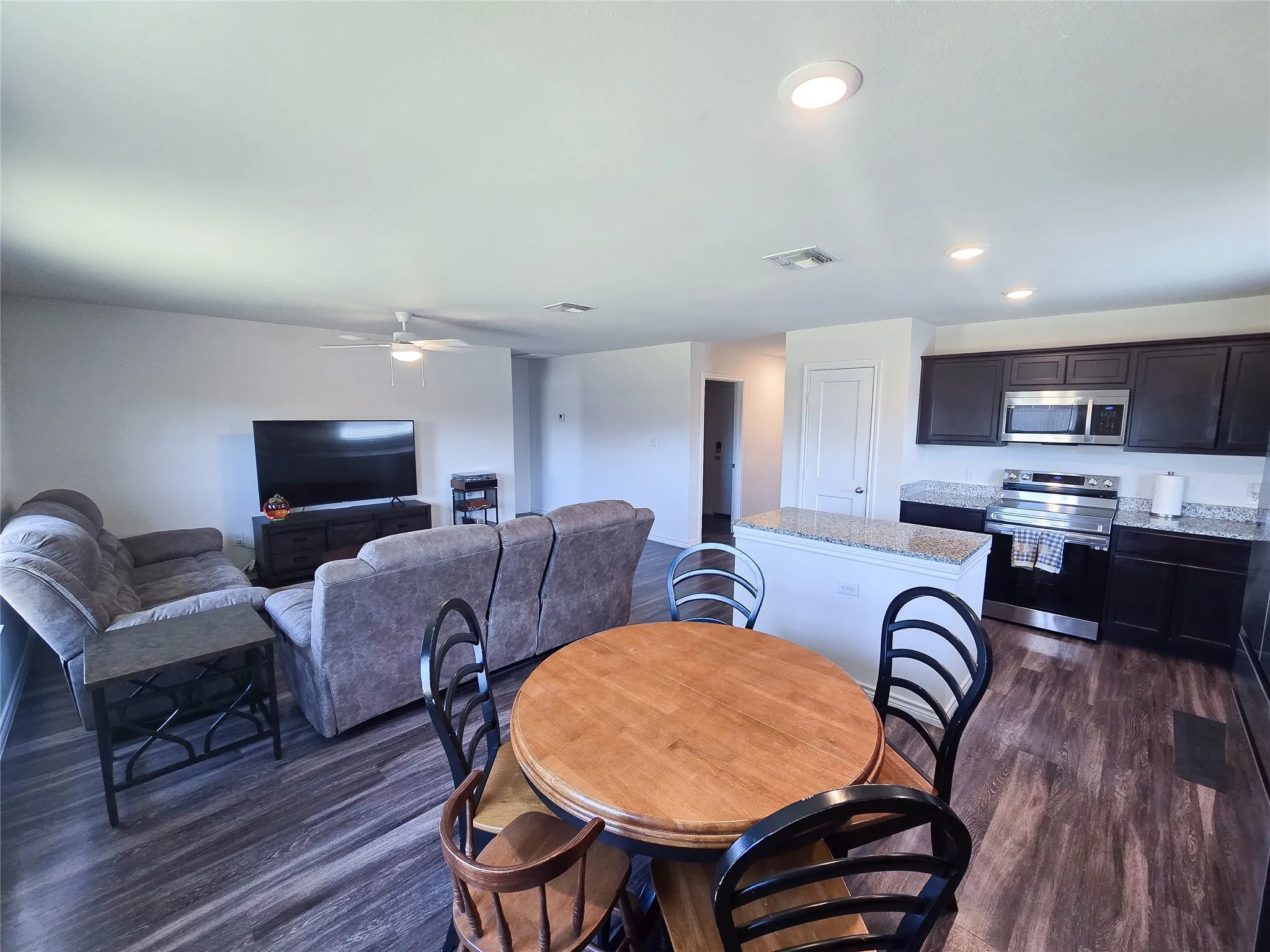 Single Family Residence For Sale in Taylor County , 3609 Yamini Drive, Abilene, Texas 79606, 3 Bedroom, 2 Bathroom, 2 Garage spaces, 1,327 Sqft, built in 2022, mls#21367209, Real Estate Agent in Abilene, Homes For Sale in Taylor county, Homes For Sale in Abilene, Realtor in Abilene Texas, Real Estate Brokerage Independent Realty Texas, Luminita Cordes Realtor