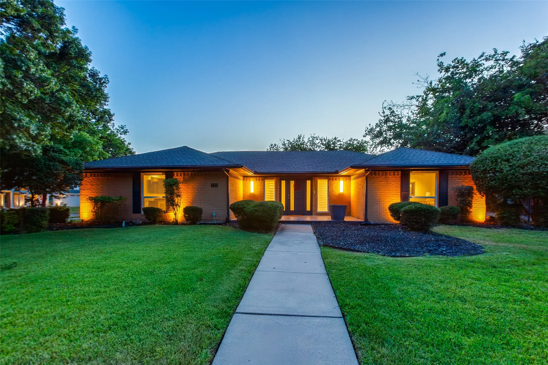 Single Family Residence For Sale in Collin County , 2901 Deep Valley Trail, Plano, Texas 75075, 3 Bedroom, 2 Bathroom, 2 Garage spaces, 1,988 Sqft, built in 1972, mls#21366648, Real Estate Agent in Plano, Homes For Sale in Collin county, Homes For Sale in Plano, Realtor in Plano Texas, Real Estate Brokerage Independent Realty Texas, Luminita Cordes Realtor
