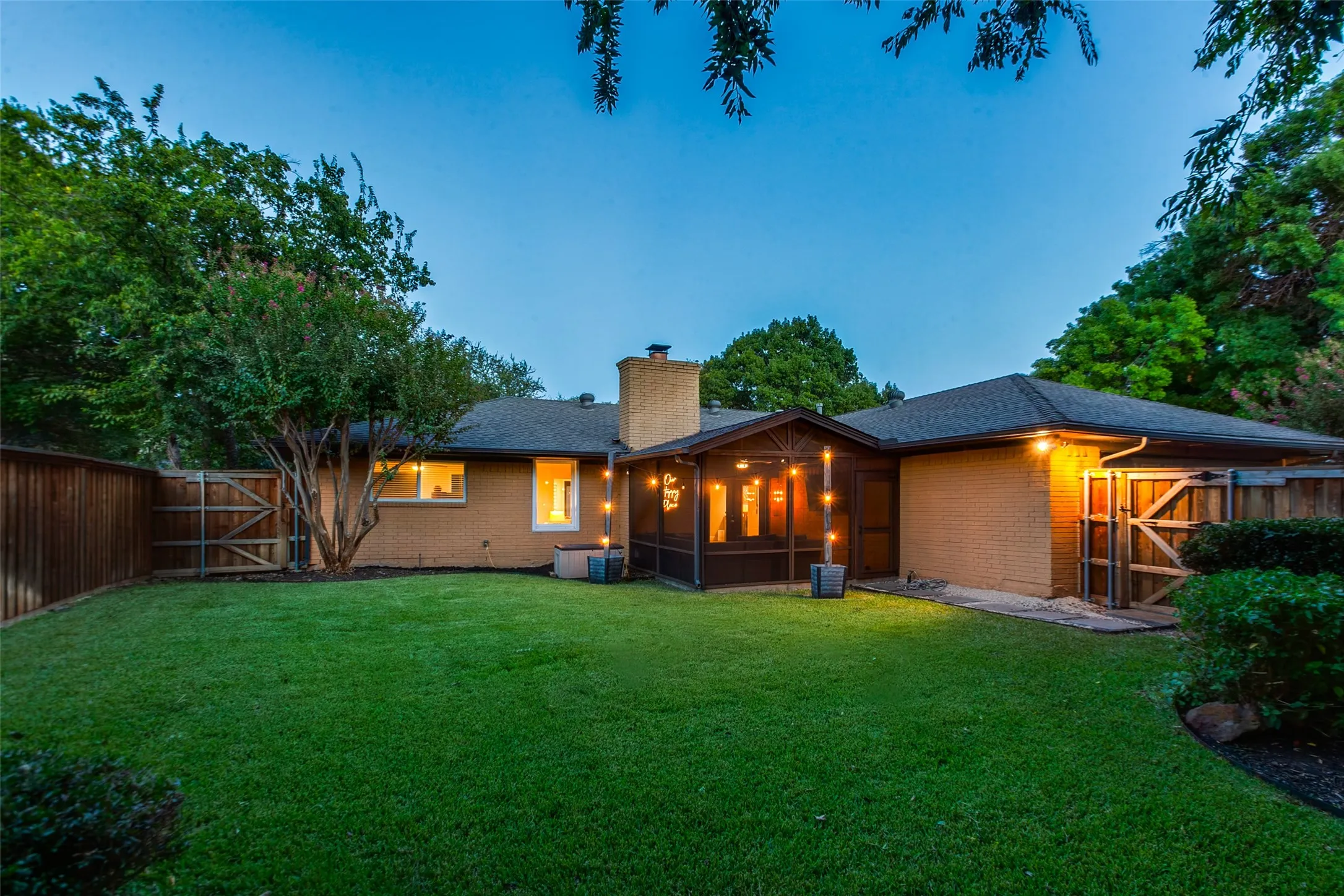 Single Family Residence For Sale in Collin County , 2901 Deep Valley Trail, Plano, Texas 75075, 3 Bedroom, 2 Bathroom, 2 Garage spaces, 1,988 Sqft, built in 1972, mls#21366648, Real Estate Agent in Plano, Homes For Sale in Collin county, Homes For Sale in Plano, Realtor in Plano Texas, Real Estate Brokerage Independent Realty Texas, Luminita Cordes Realtor
