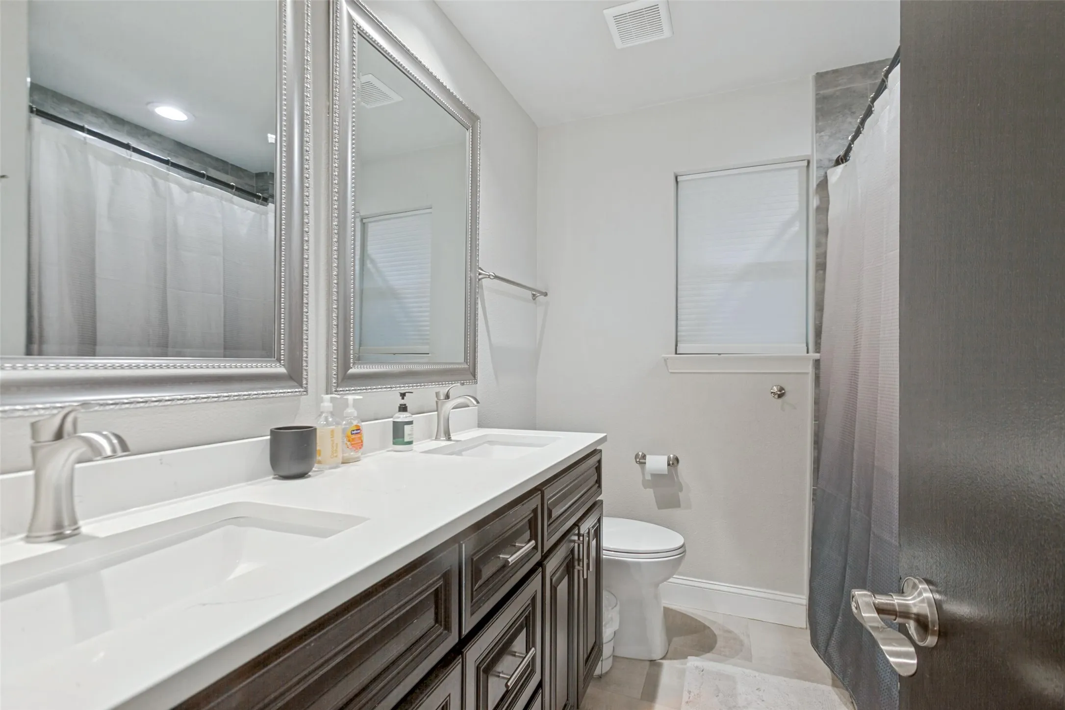 Single Family Residence For Sale in Collin County , 2901 Deep Valley Trail, Plano, Texas 75075, 3 Bedroom, 2 Bathroom, 2 Garage spaces, 1,988 Sqft, built in 1972, mls#21366648, Real Estate Agent in Plano, Homes For Sale in Collin county, Homes For Sale in Plano, Realtor in Plano Texas, Real Estate Brokerage Independent Realty Texas, Luminita Cordes Realtor