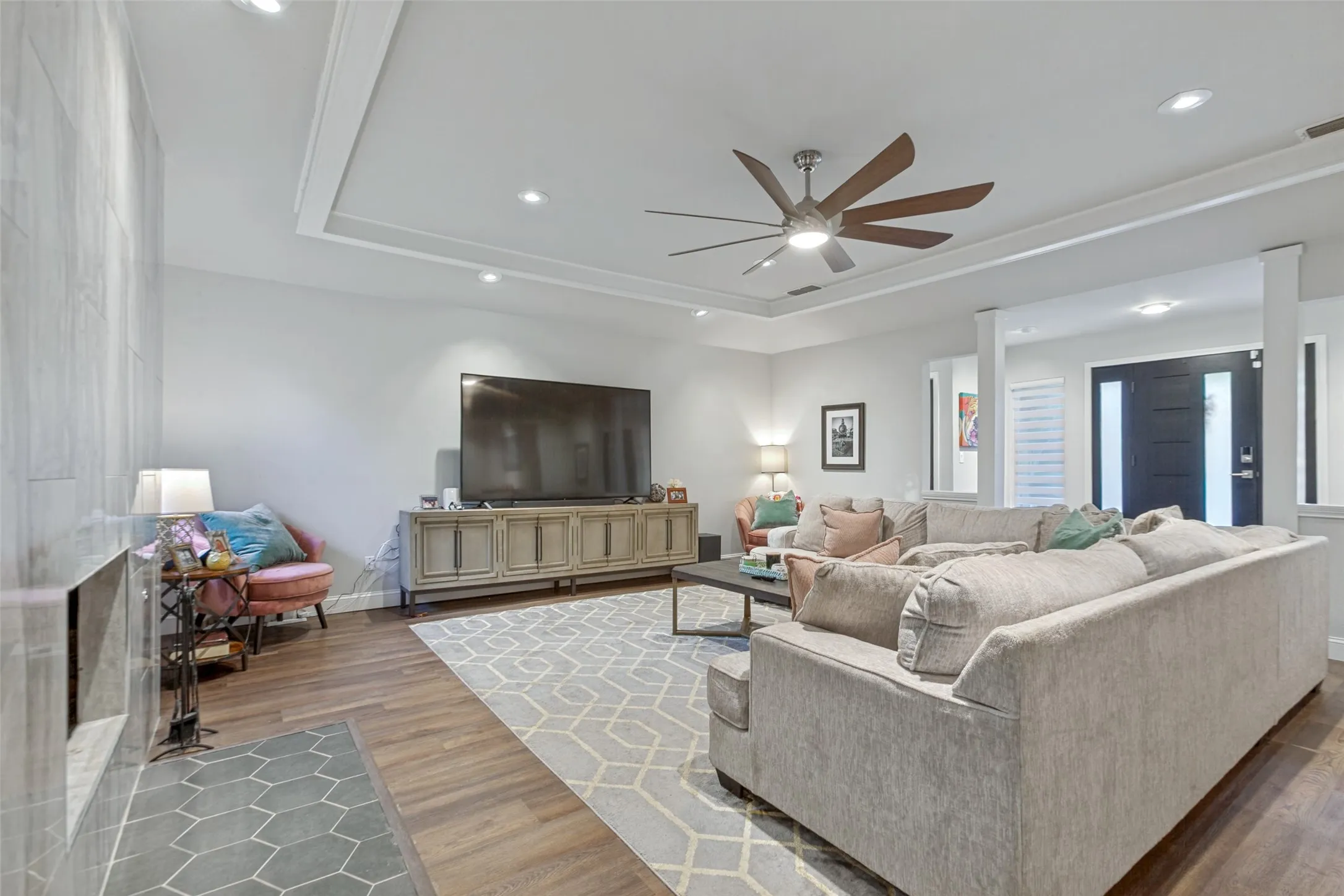 Single Family Residence For Sale in Collin County , 2901 Deep Valley Trail, Plano, Texas 75075, 3 Bedroom, 2 Bathroom, 2 Garage spaces, 1,988 Sqft, built in 1972, mls#21366648, Real Estate Agent in Plano, Homes For Sale in Collin county, Homes For Sale in Plano, Realtor in Plano Texas, Real Estate Brokerage Independent Realty Texas, Luminita Cordes Realtor