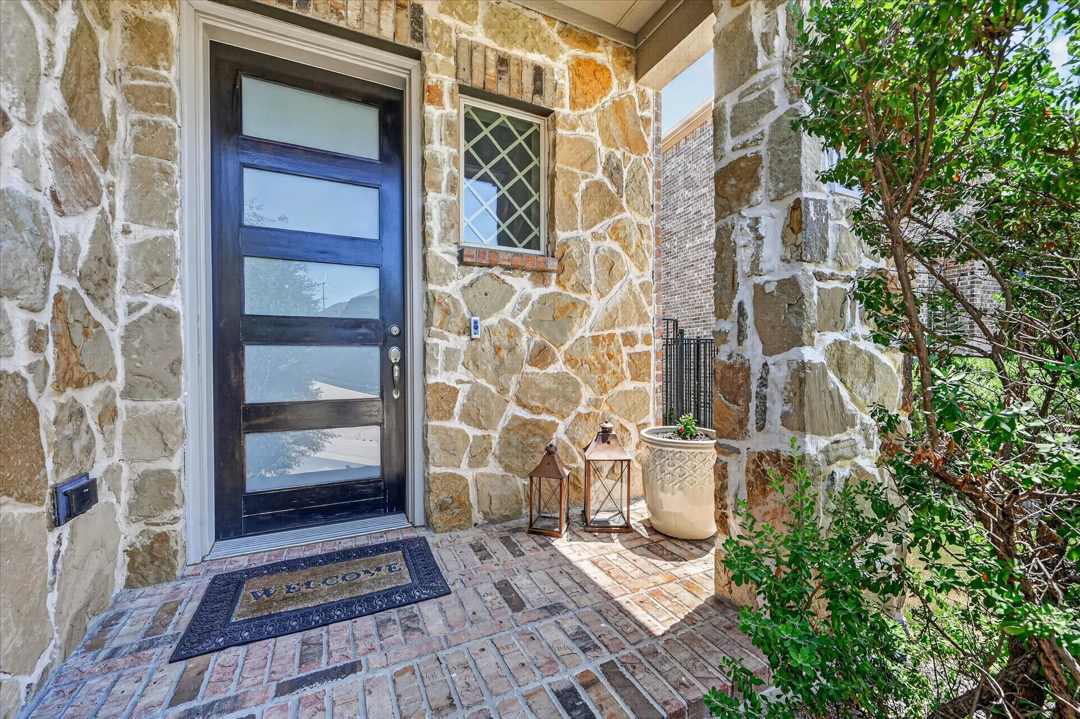 Single Family Residence For Rent in Collin County , 1381 Elaine Drive, Allen, Texas 75013, 3 Bedroom, 3 Bathroom, 2 Garage spaces, 1,892 Sqft, built in 2019, mls#21367220, Real Estate Agent in Allen, Homes For Rent in Collin county, Homes For Rent in Allen, Realtor in Allen Texas, Real Estate Brokerage Independent Realty Texas, Luminita Cordes Realtor