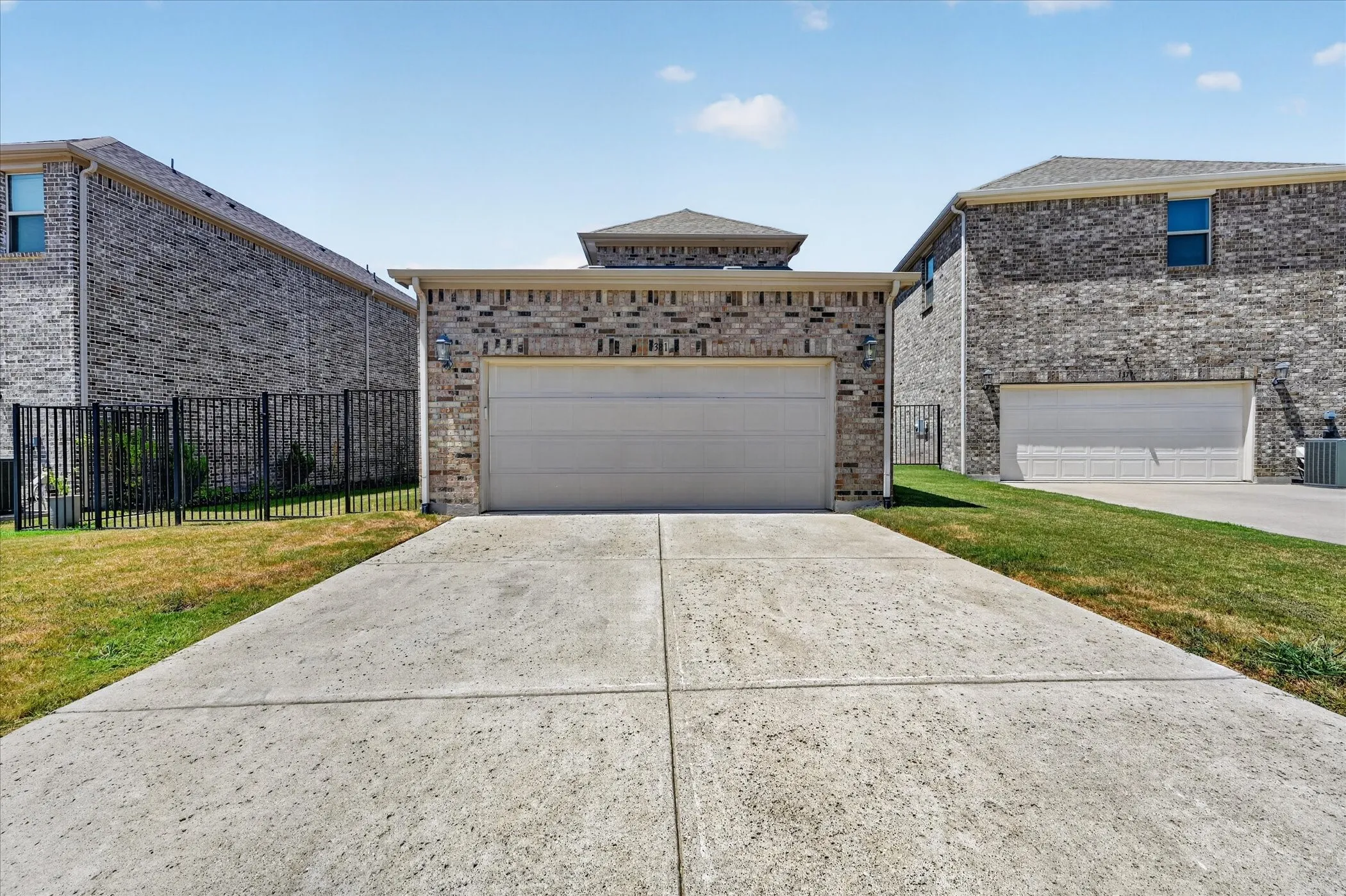 Single Family Residence For Rent in Collin County , 1381 Elaine Drive, Allen, Texas 75013, 3 Bedroom, 3 Bathroom, 2 Garage spaces, 1,892 Sqft, built in 2019, mls#21367220, Real Estate Agent in Allen, Homes For Rent in Collin county, Homes For Rent in Allen, Realtor in Allen Texas, Real Estate Brokerage Independent Realty Texas, Luminita Cordes Realtor