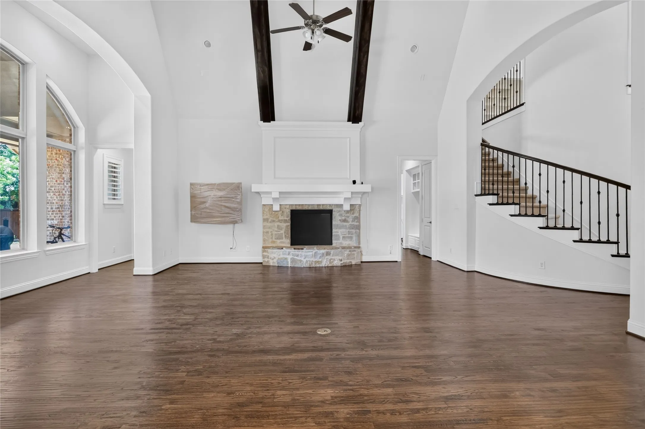 Huge living room, view from the kitchen.
