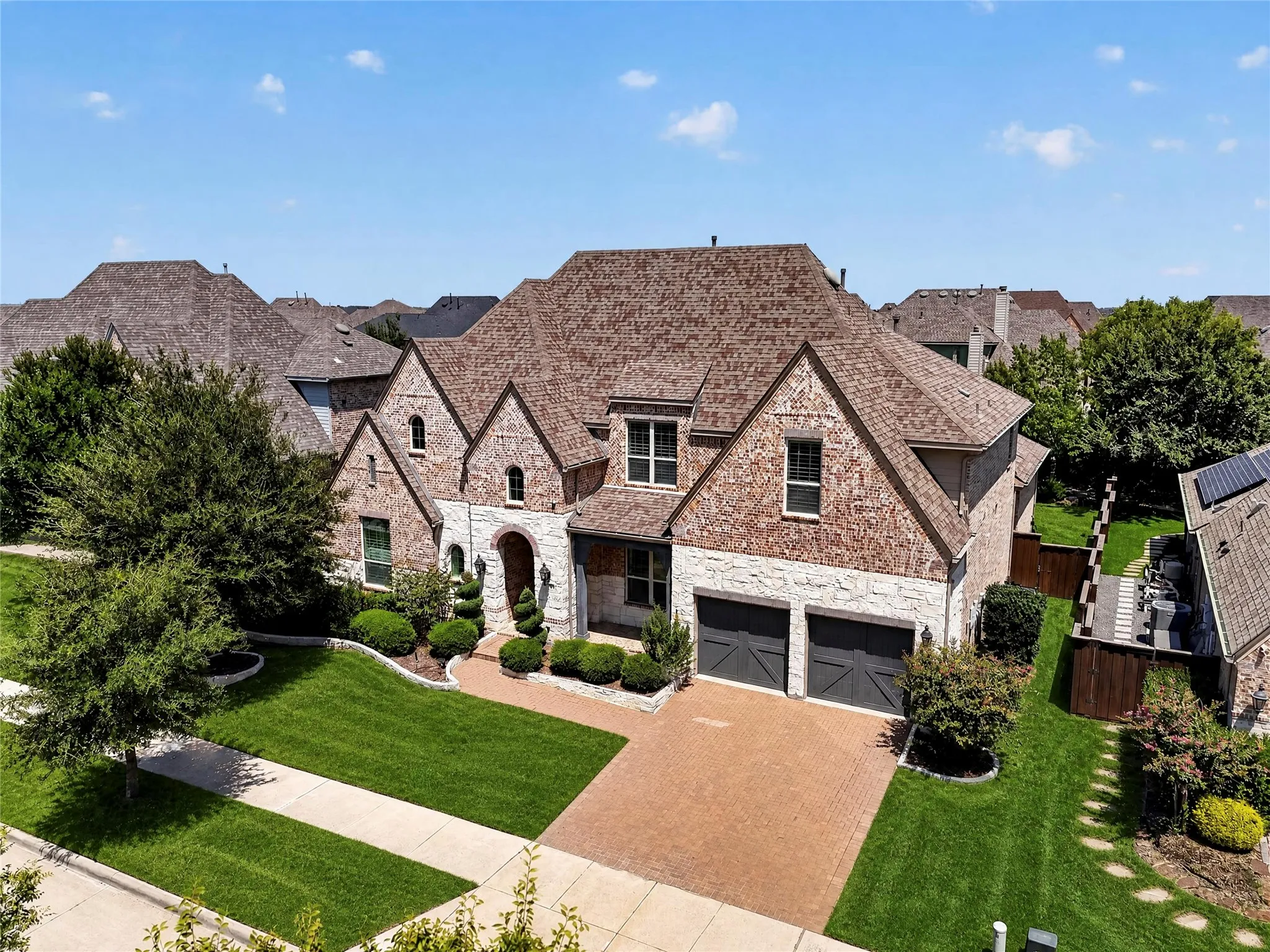 Welcome to 4530 Acacia parkway!