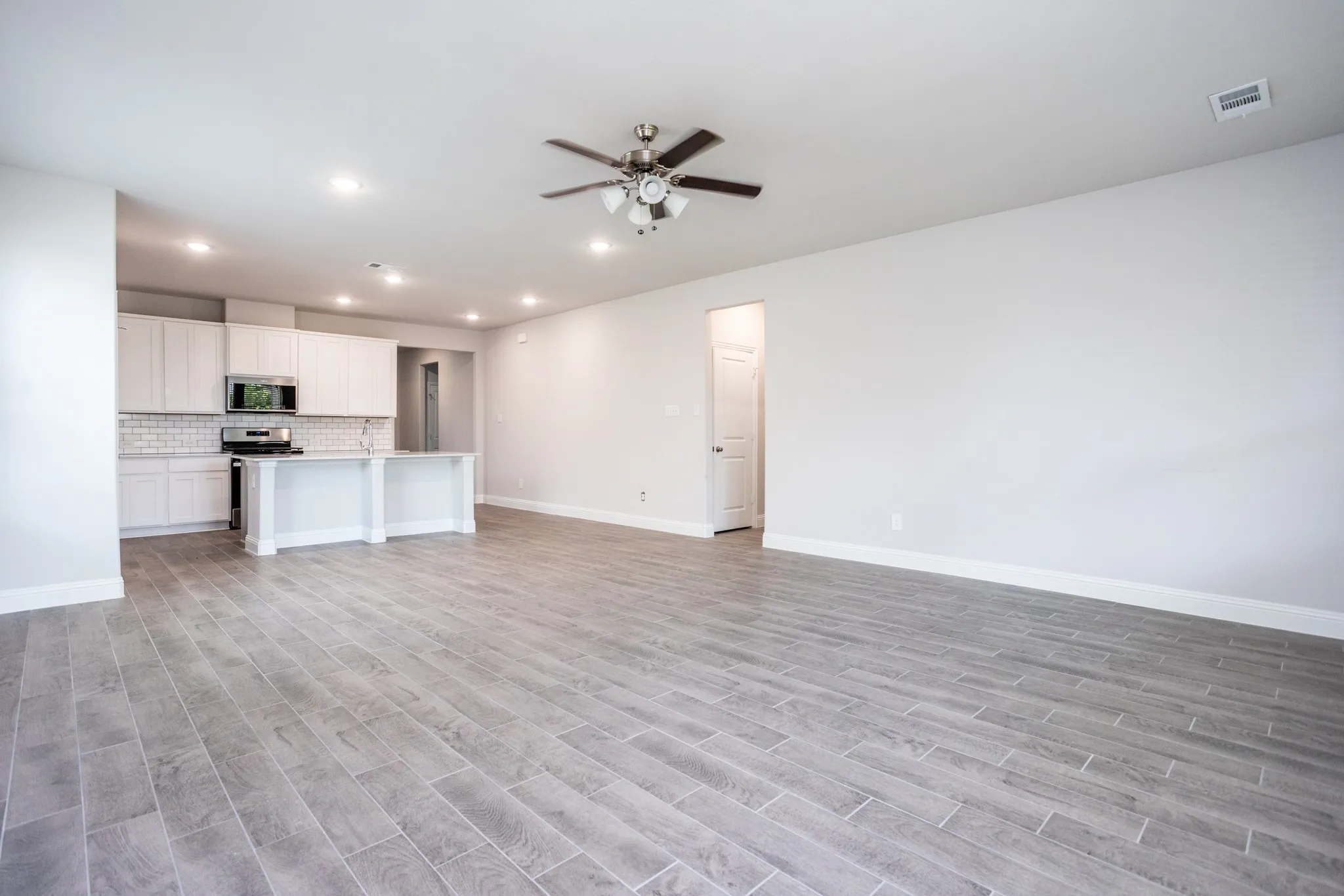 Single Family Residence For Sale in Dallas County , 1557 Addison Drive, Lancaster, Texas 75134, 3 Bedroom, 2 Bathroom, 2 Garage spaces, 1,837 Sqft, built in 2022, mls#21367226, Real Estate Agent in Lancaster, Homes For Sale in Dallas county, Homes For Sale in Lancaster, Realtor in Lancaster Texas, Real Estate Brokerage Independent Realty Texas, Luminita Cordes Realtor