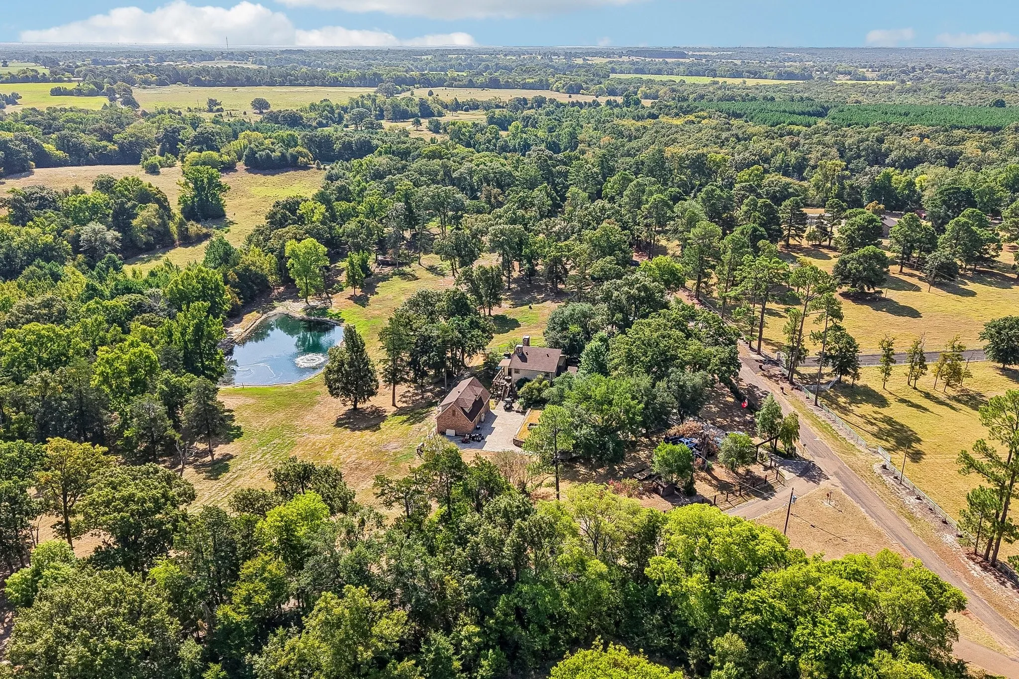 Single Family Residence For Sale in Van Zandt County , 111 Vz County Road 4133, Canton, Texas 75103, 3 Bedroom, 4 Bathroom, 3 Garage spaces, 4,035 Sqft, built in 1984, Price $748,000, mls#21366278, Real Estate Agent in Canton, Homes For Sale in Van Zandt county, Homes For Sale in Canton, Realtor in Canton Texas, Real Estate Brokerage Independent Realty Texas, Luminita Cordes Realtor