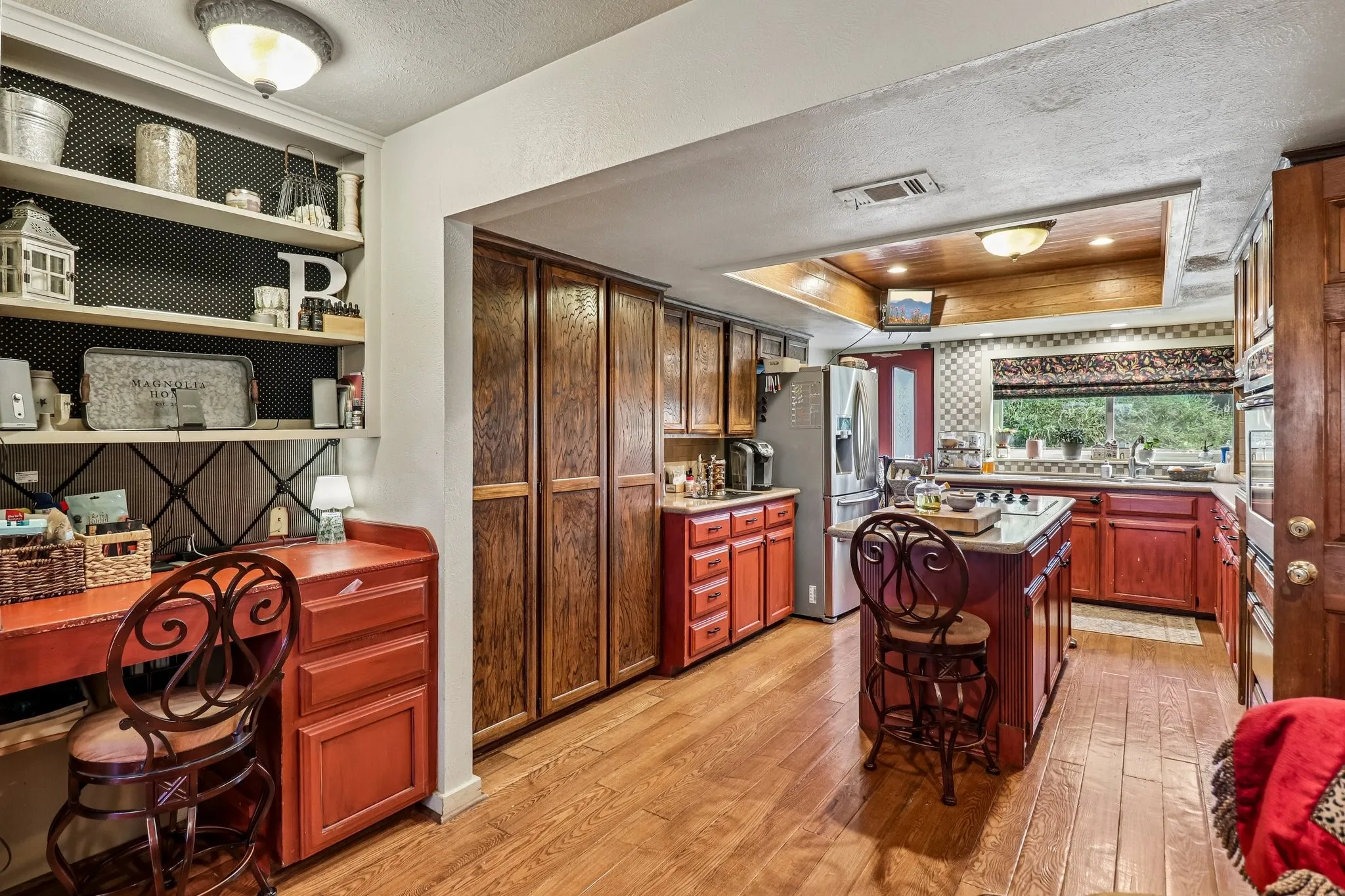 Single Family Residence For Sale in Van Zandt County , 111 Vz County Road 4133, Canton, Texas 75103, 3 Bedroom, 4 Bathroom, 3 Garage spaces, 4,035 Sqft, built in 1984, Price $748,000, mls#21366278, Real Estate Agent in Canton, Homes For Sale in Van Zandt county, Homes For Sale in Canton, Realtor in Canton Texas, Real Estate Brokerage Independent Realty Texas, Luminita Cordes Realtor