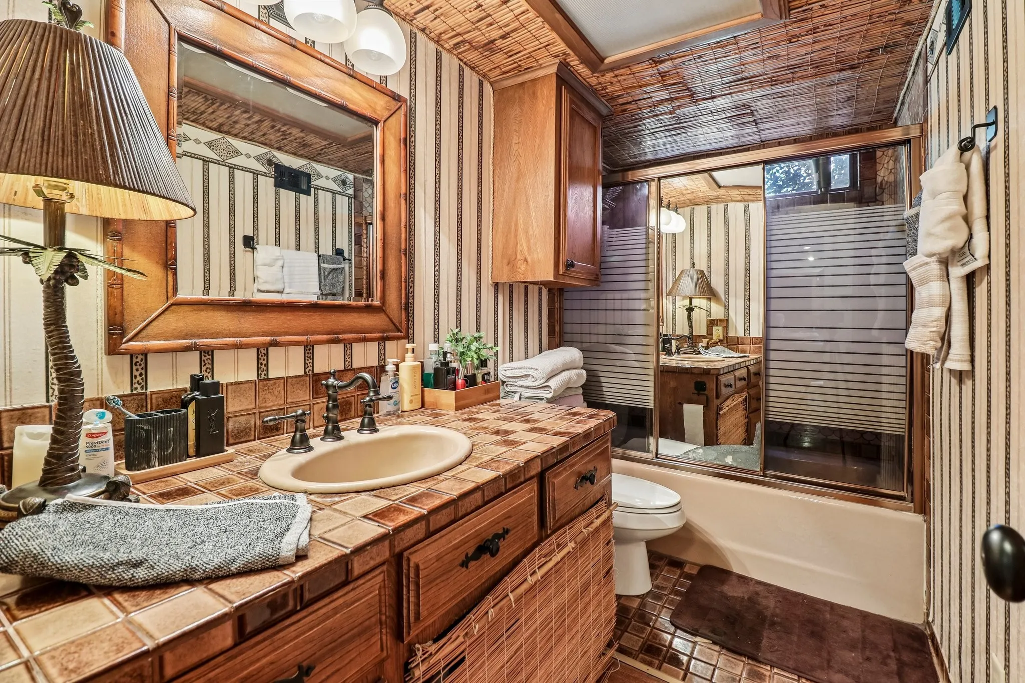 Single Family Residence For Sale in Van Zandt County , 111 Vz County Road 4133, Canton, Texas 75103, 3 Bedroom, 4 Bathroom, 3 Garage spaces, 4,035 Sqft, built in 1984, Price $748,000, mls#21366278, Real Estate Agent in Canton, Homes For Sale in Van Zandt county, Homes For Sale in Canton, Realtor in Canton Texas, Real Estate Brokerage Independent Realty Texas, Luminita Cordes Realtor