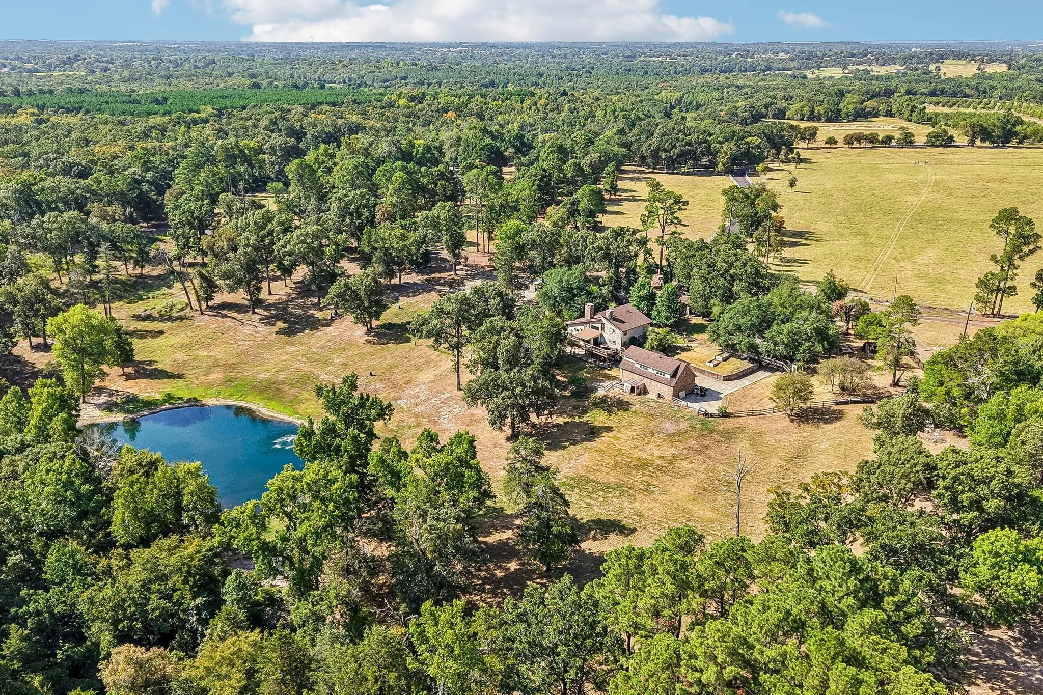 Single Family Residence For Sale in Van Zandt County , 111 Vz County Road 4133, Canton, Texas 75103, 3 Bedroom, 4 Bathroom, 3 Garage spaces, 4,035 Sqft, built in 1984, Price $748,000, mls#21366278, Real Estate Agent in Canton, Homes For Sale in Van Zandt county, Homes For Sale in Canton, Realtor in Canton Texas, Real Estate Brokerage Independent Realty Texas, Luminita Cordes Realtor